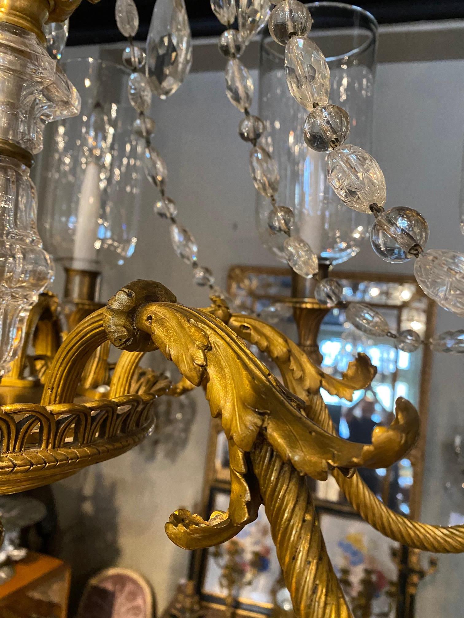 Raffinato lampadario neoclassico in bronzo dorato e cristallo della Maison Bagues in vendita 2