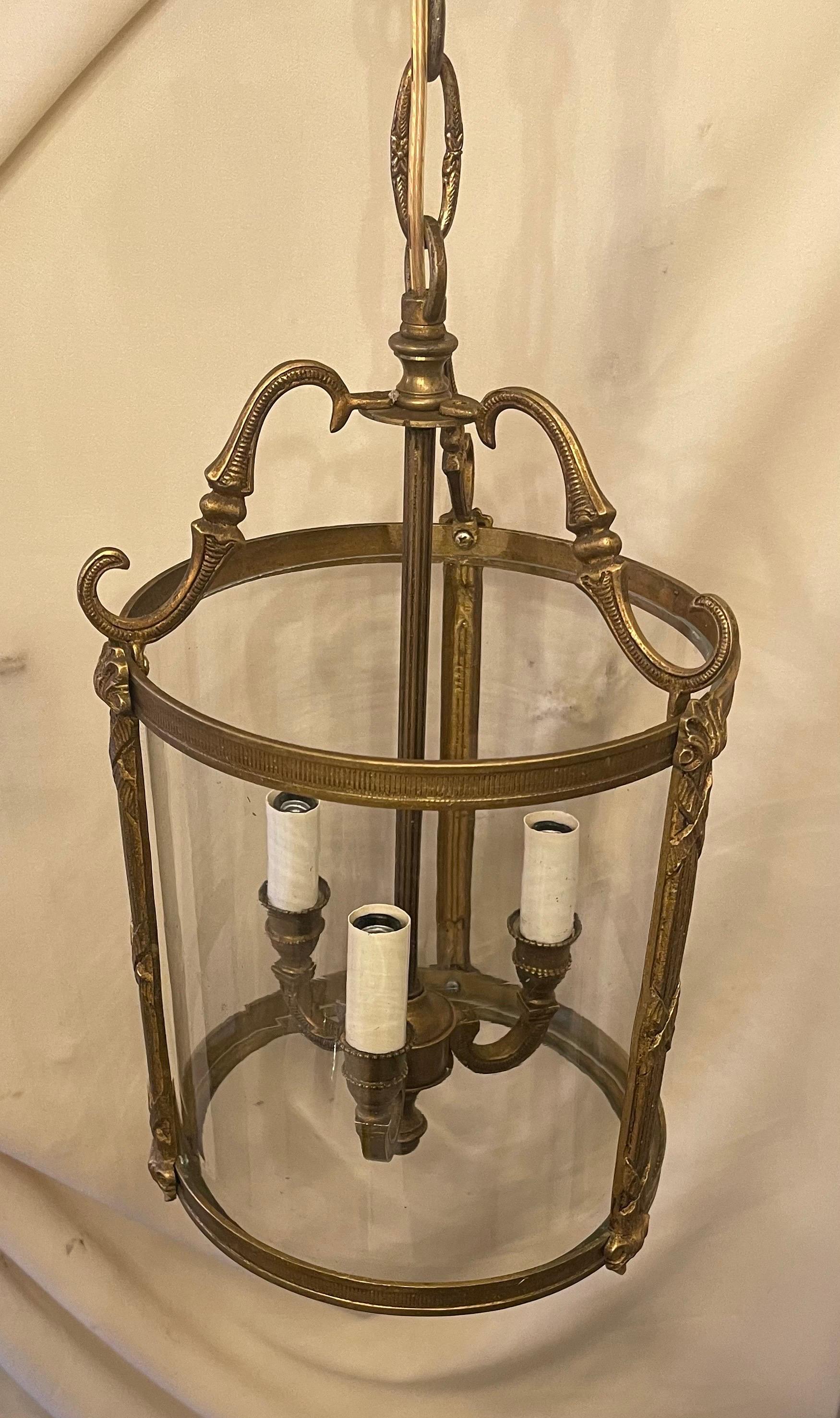 French Fine Gilt Bronze Petite Readed X-Pattern Louis XVI Curved Glass Lantern Fixture For Sale