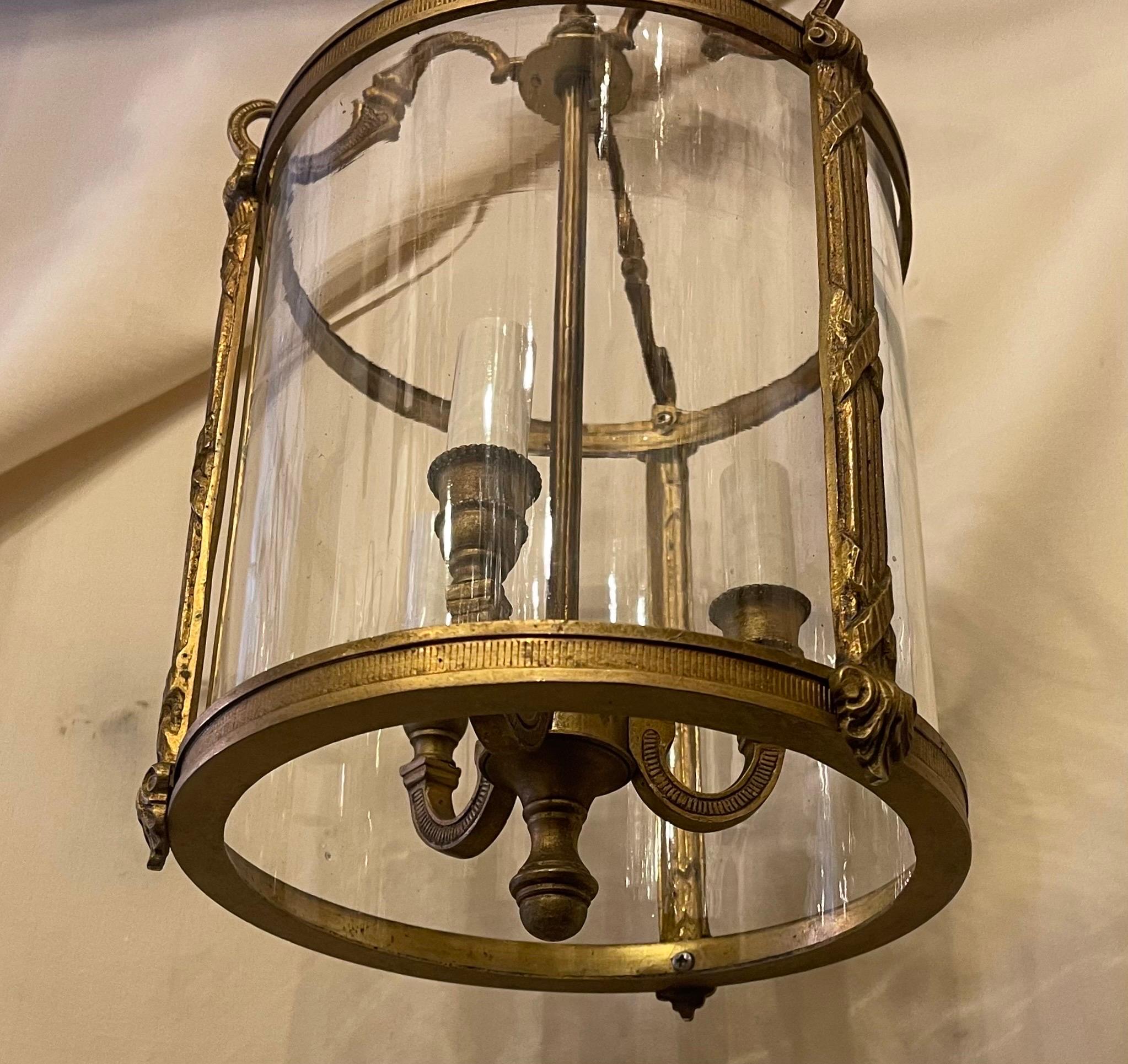 20th Century Fine Gilt Bronze Petite Readed X-Pattern Louis XVI Curved Glass Lantern Fixture For Sale