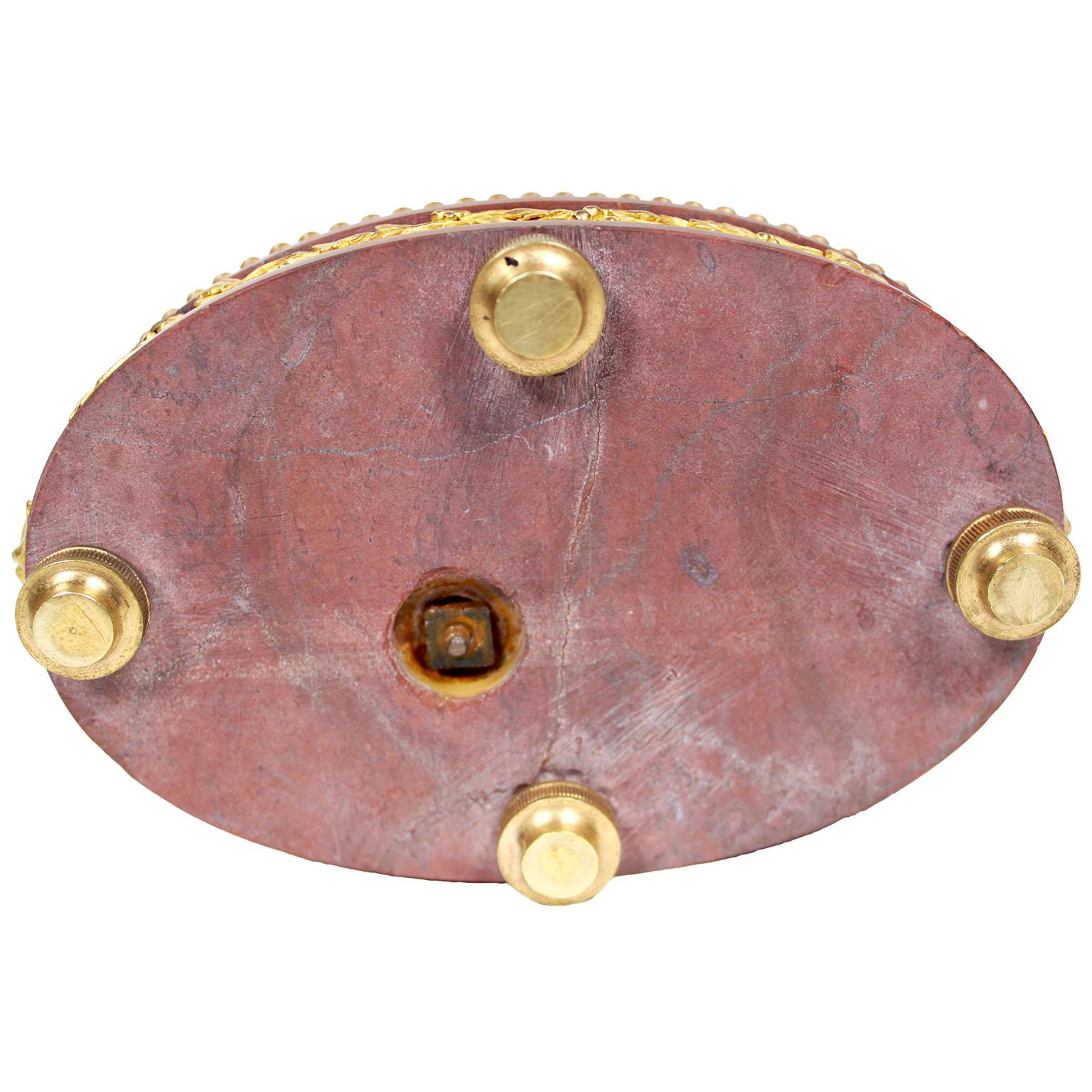 Feine Tischuhr aus vergoldeter Bronze und rotem Griotte-Marmor - François Linke Index Nr. 86 im Angebot 6