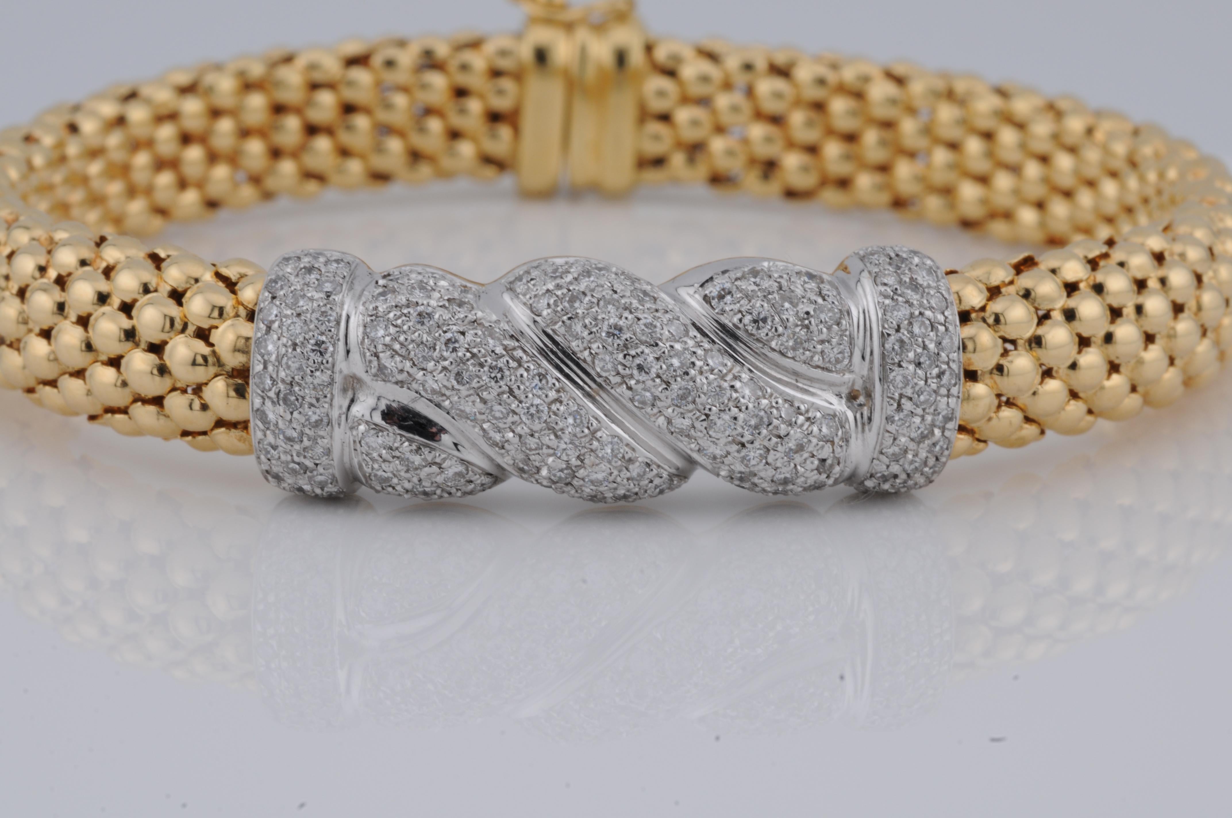 Women's or Men's Fine Gold Bracelet in 18k with Natural Diamonds – 36g For Sale