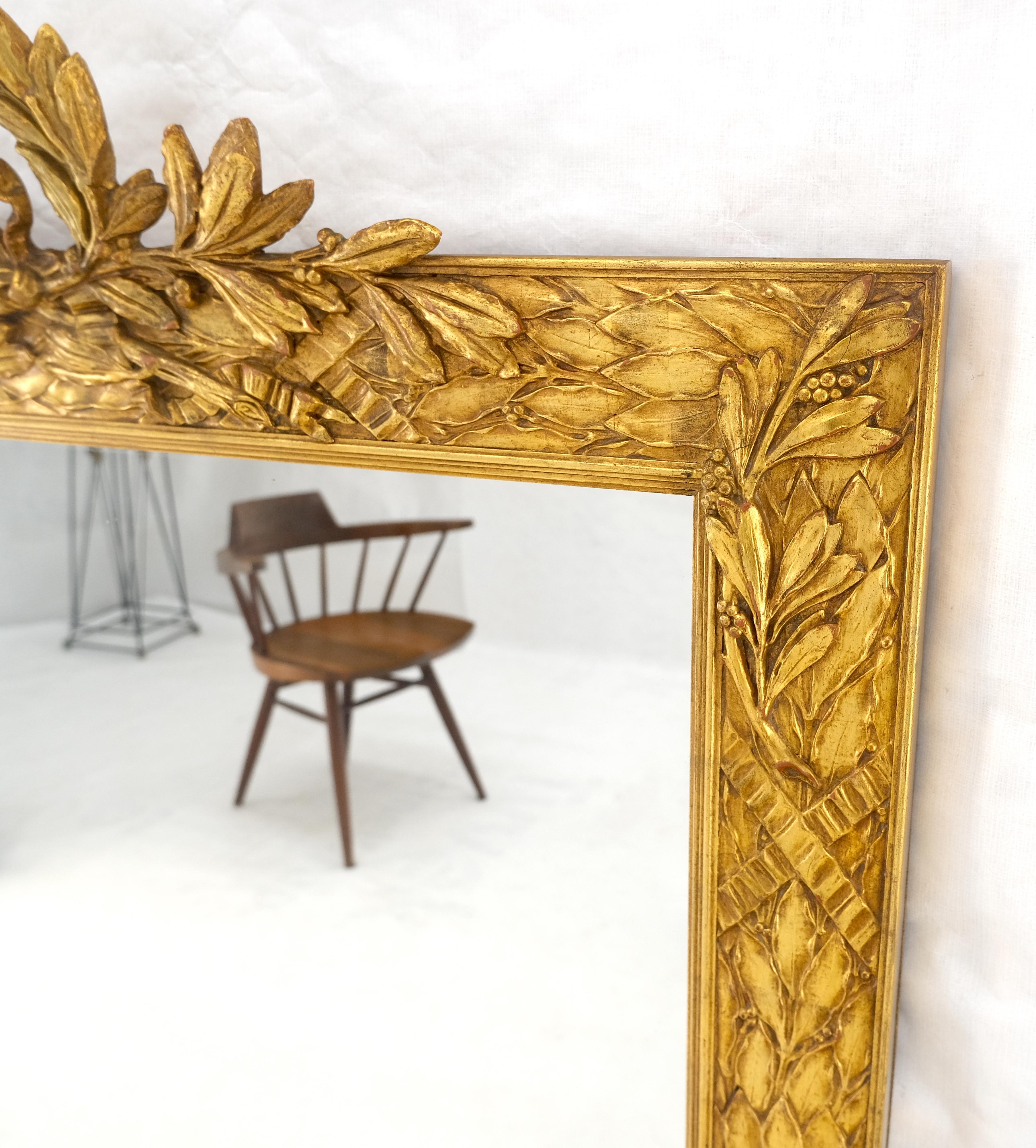 Fine Gold Gilt Gesso Italian 53x38 Rectangle Wall Mirror Bon état - En vente à Rockaway, NJ