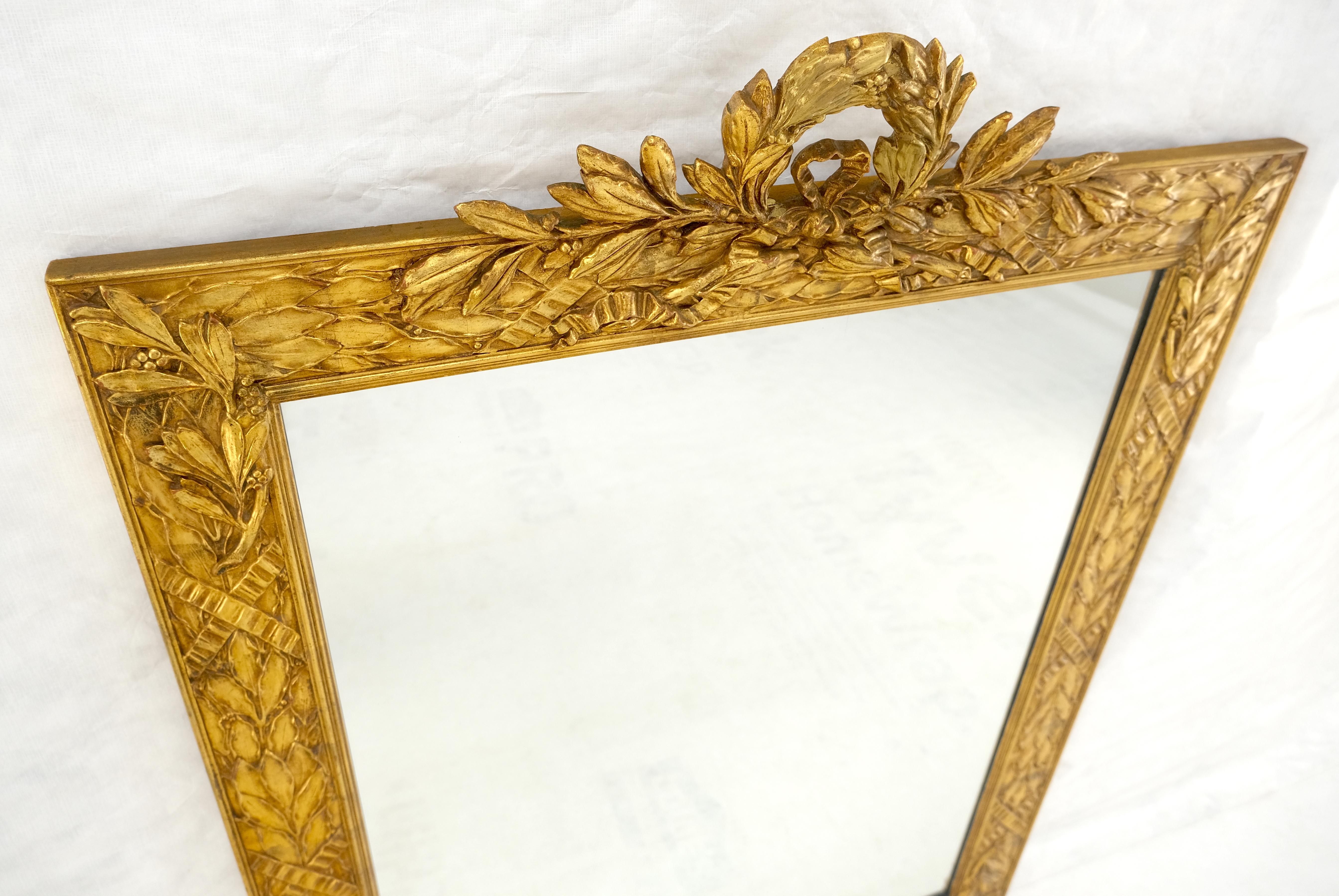20ième siècle Fine Gold Gilt Gesso Italian 53x38 Rectangle Wall Mirror en vente