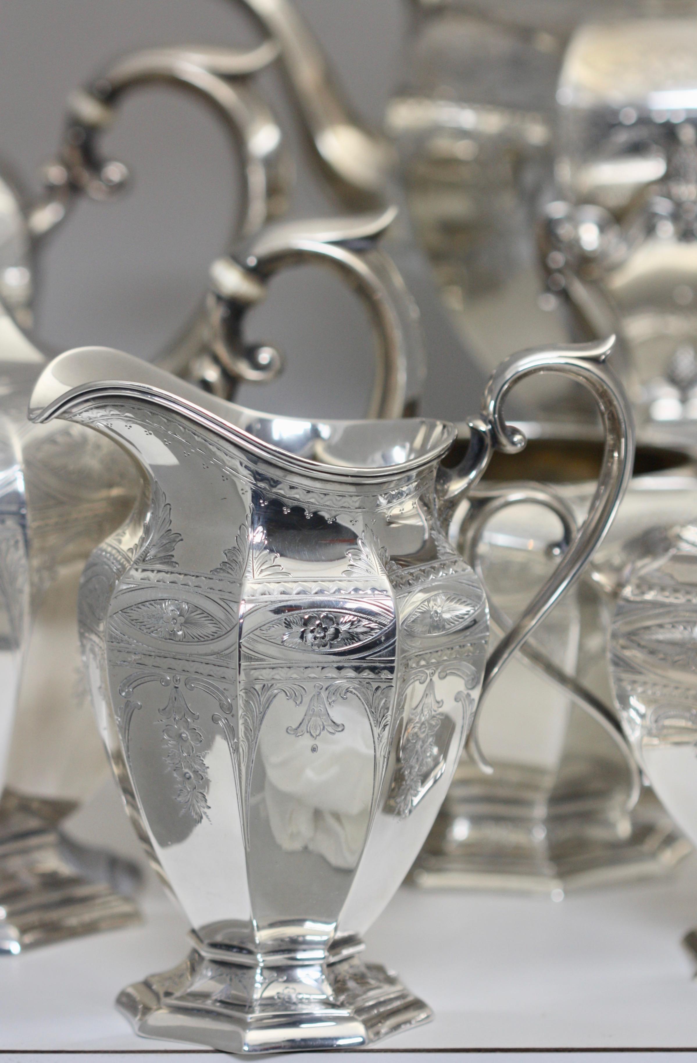 Fine Gorham Sterling Silver Tea and Coffee Service In Good Condition For Sale In West Palm Beach, FL