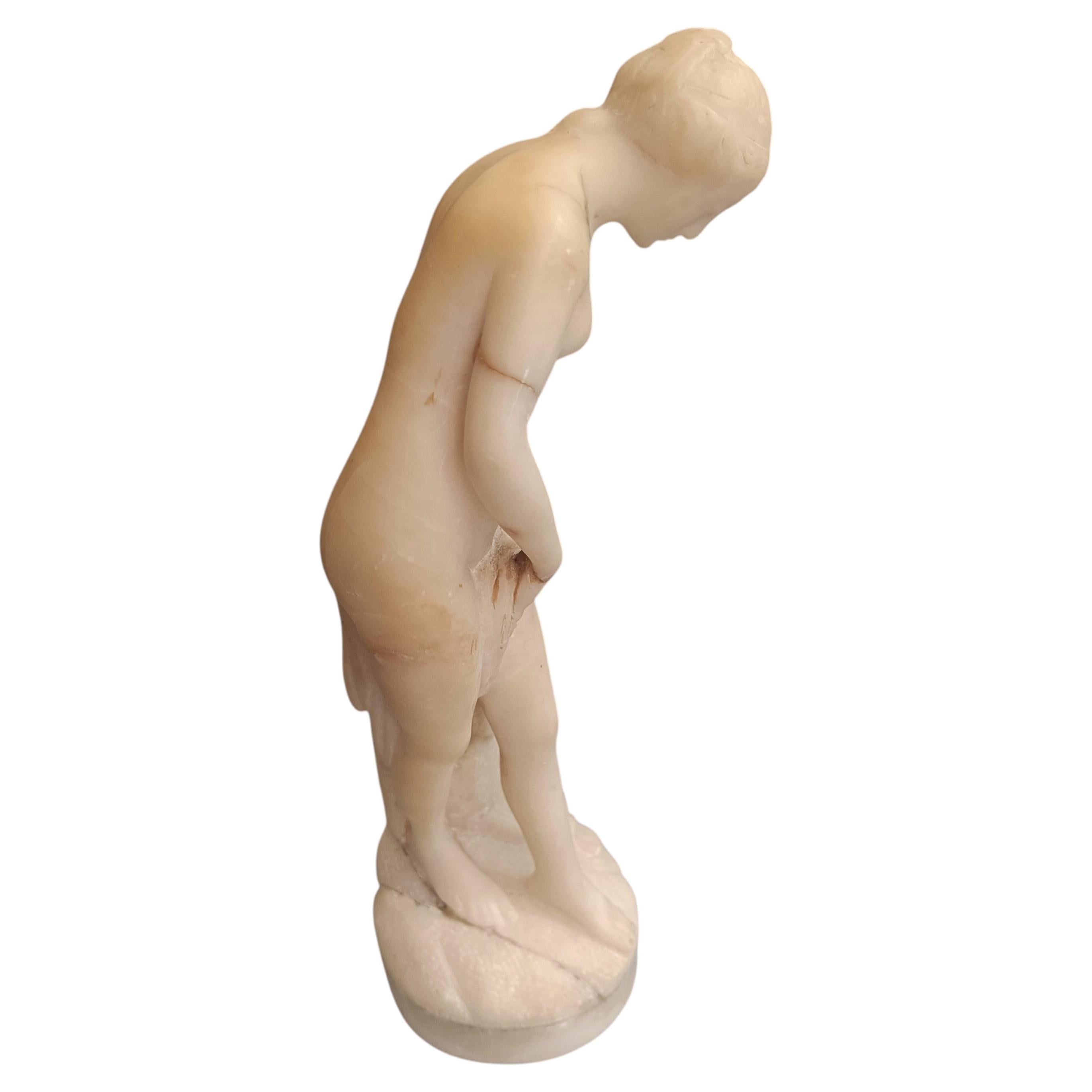 Belle figure féminine classique en marbre sculpté de la période du Grand Tour Italie C.I.C.