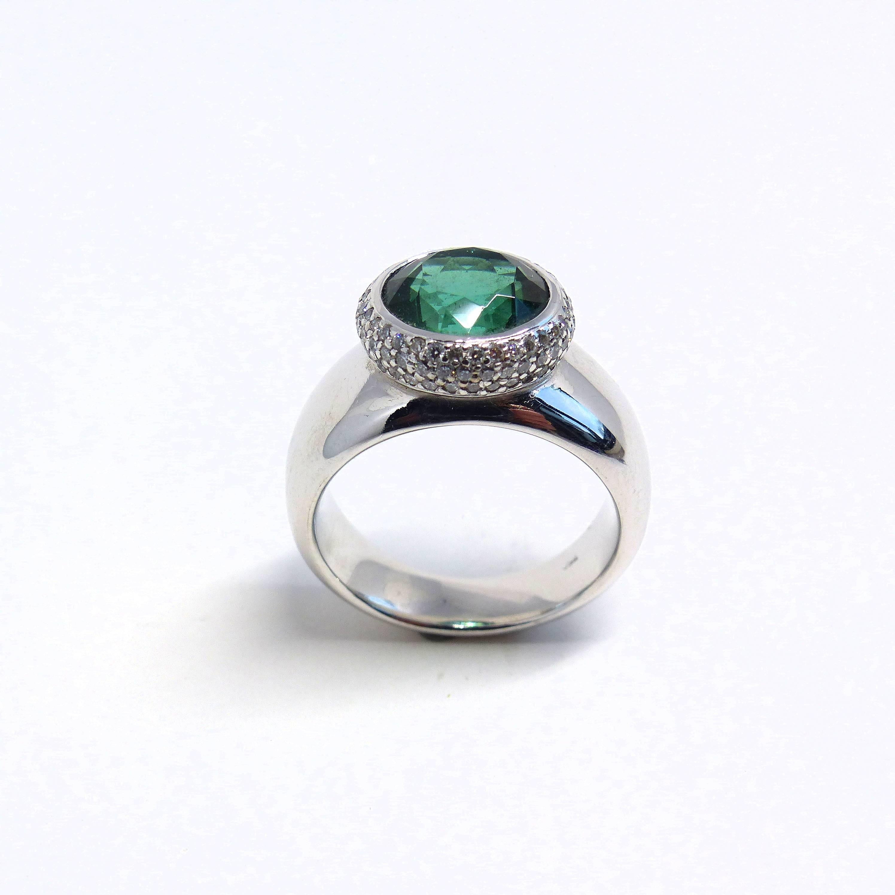 Contemporary  Ring in White Gold with 1 Green Tourmaline and Diamonds. For Sale
