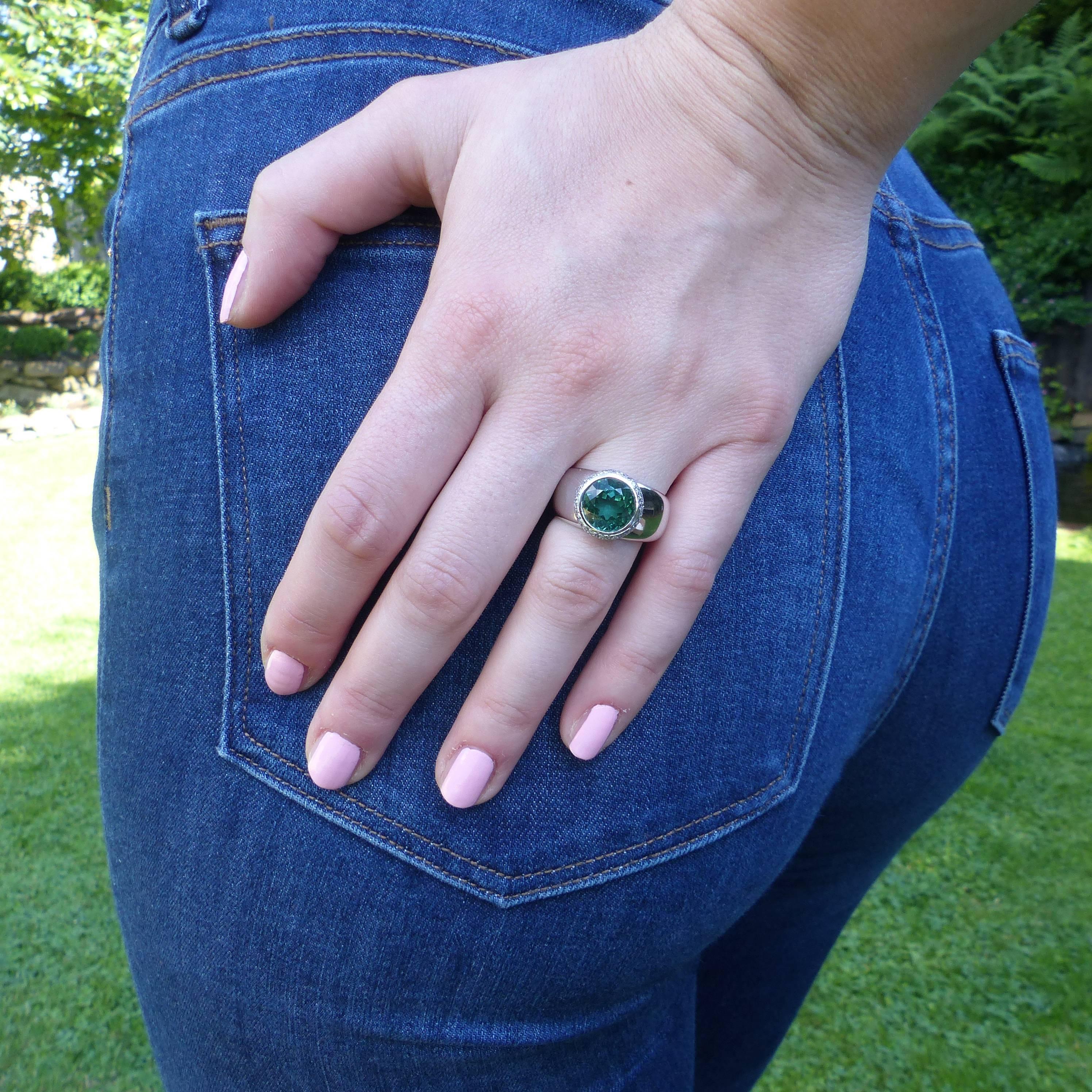 Women's  Ring in White Gold with 1 Green Tourmaline and Diamonds. For Sale