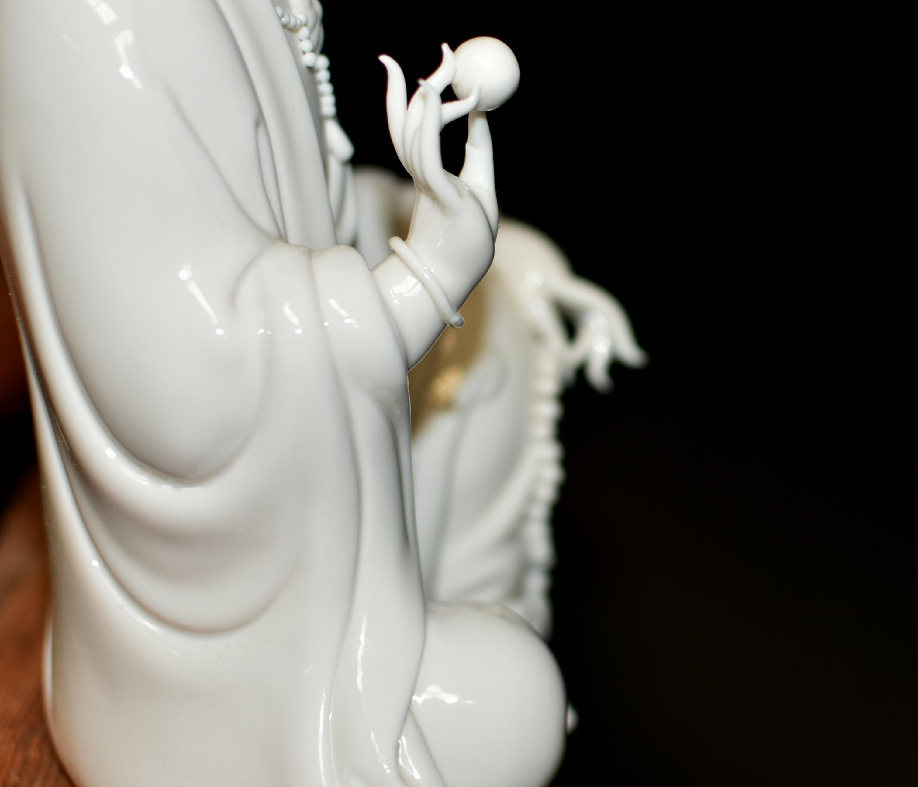 Fine Guan Yin Reverse Censer Blanc De Chine De Hua Porcelain Set of 8 For Sale 5