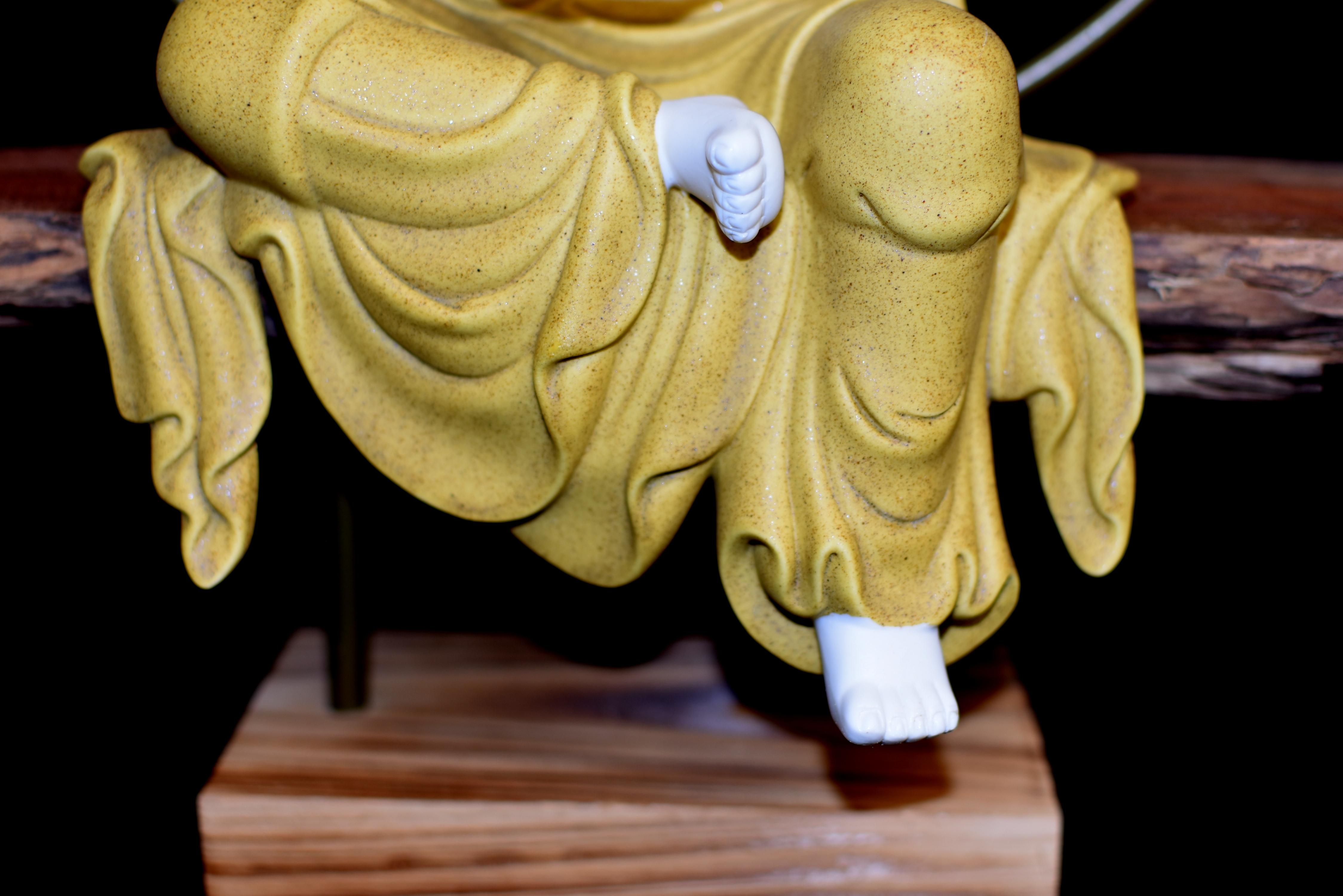 Fine Guan Yin Reverse Incense Burner Blanc De Chine De Hua Porcelain Set of 8 en venta 5