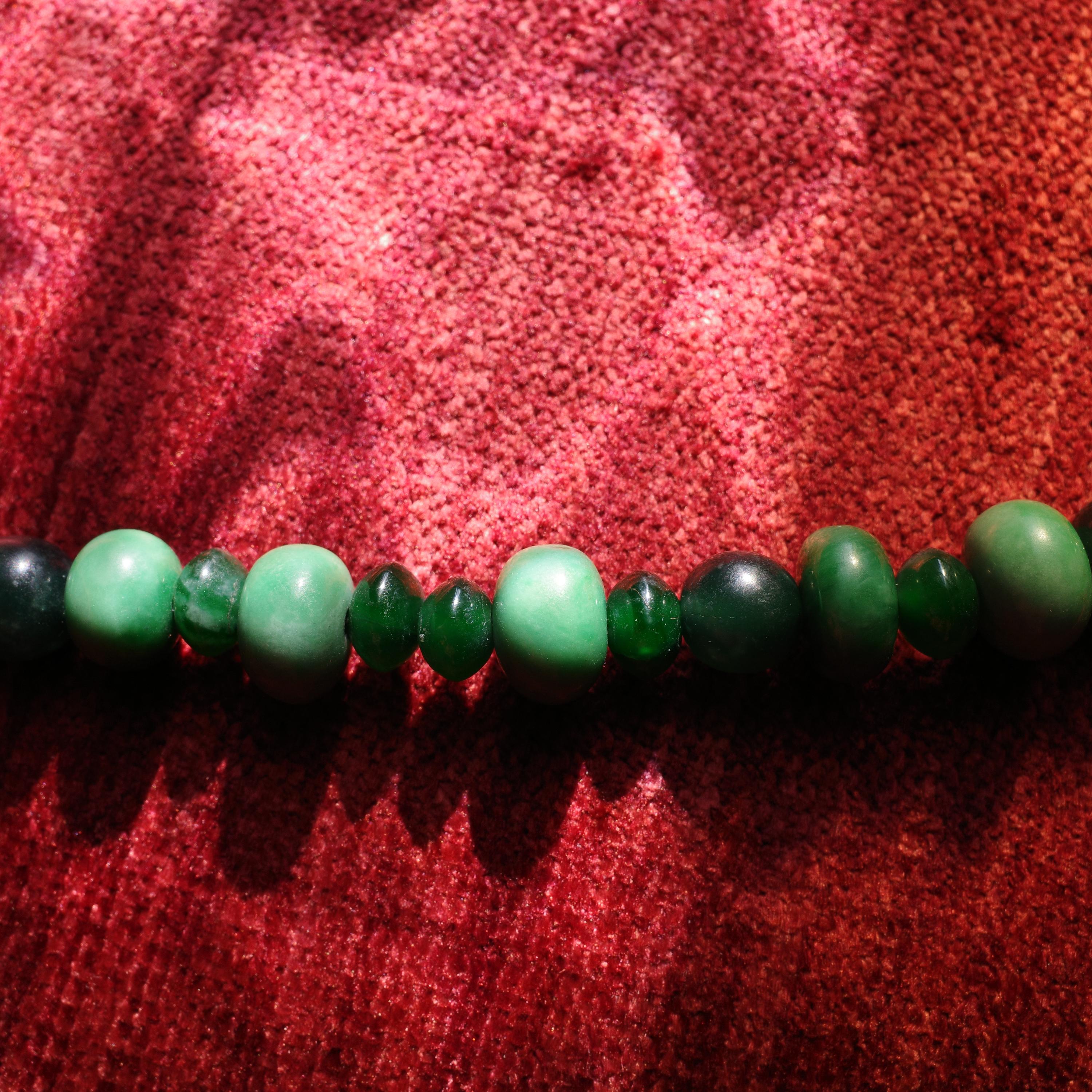 Collana di specimen di giada del Guatemala per collezionisti in vendita 4