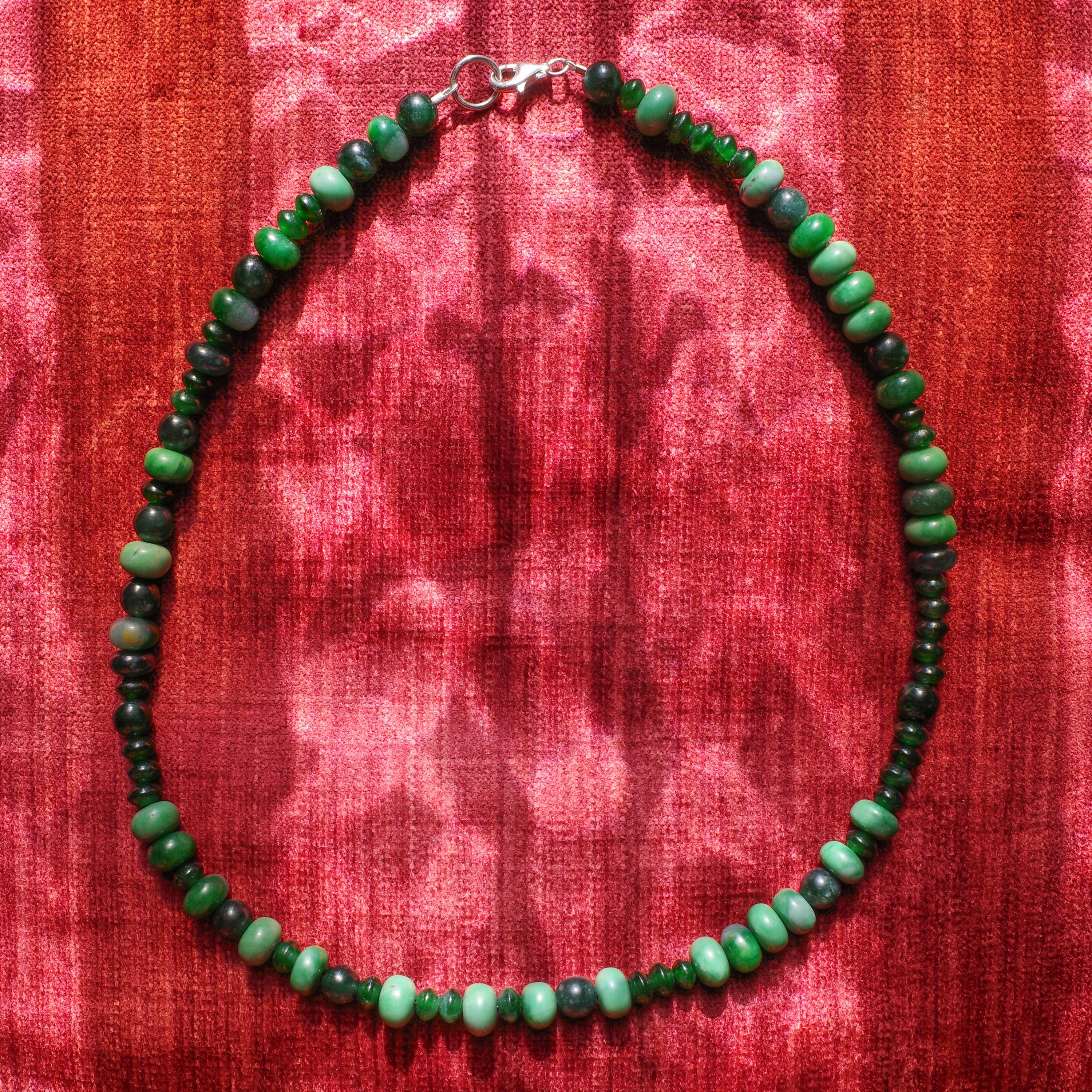 Collana di specimen di giada del Guatemala per collezionisti in vendita 5