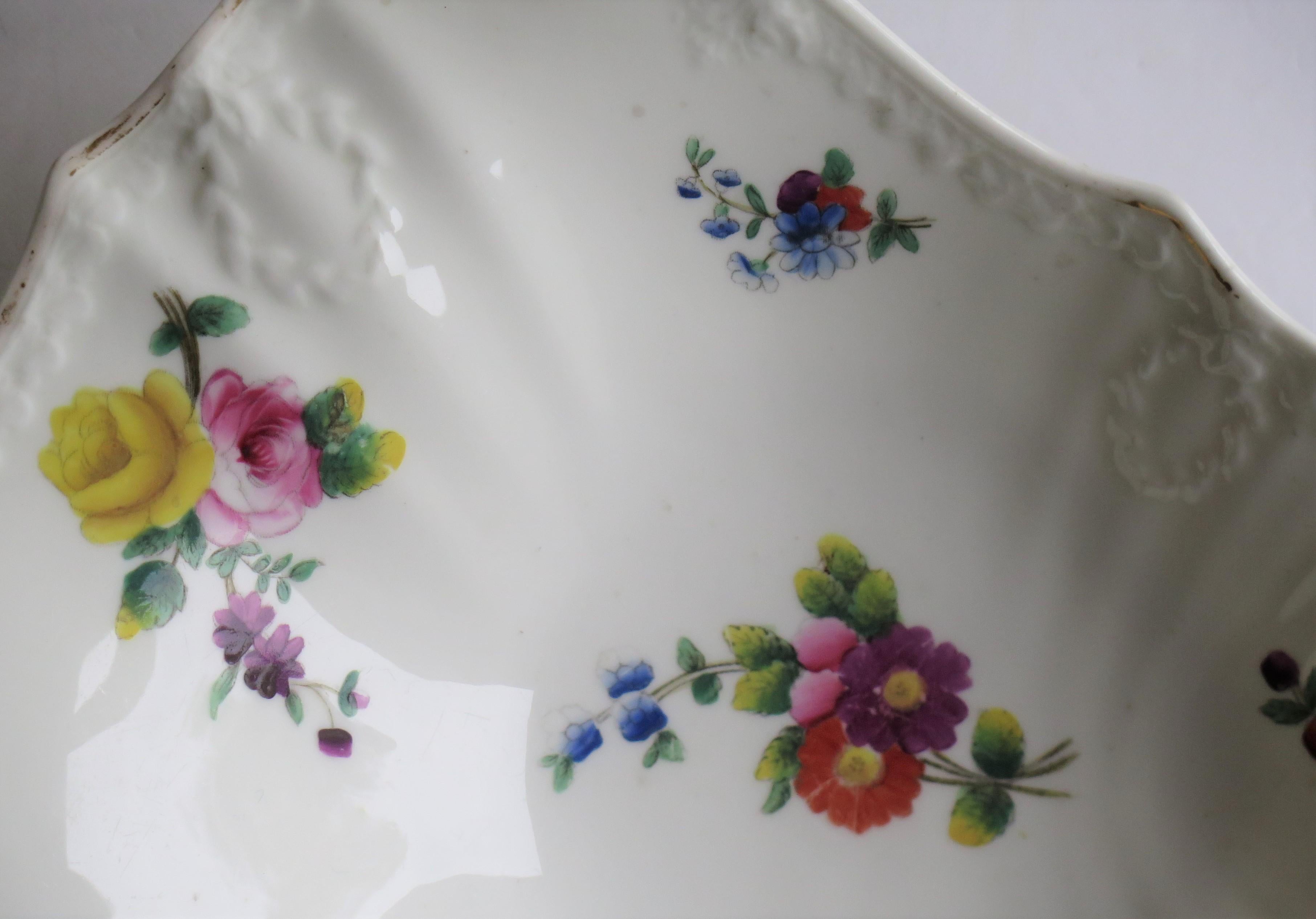 Fine H & R Daniel Porcelain Shell Dish in Recorded Pattern 3884, circa 1830 For Sale 5