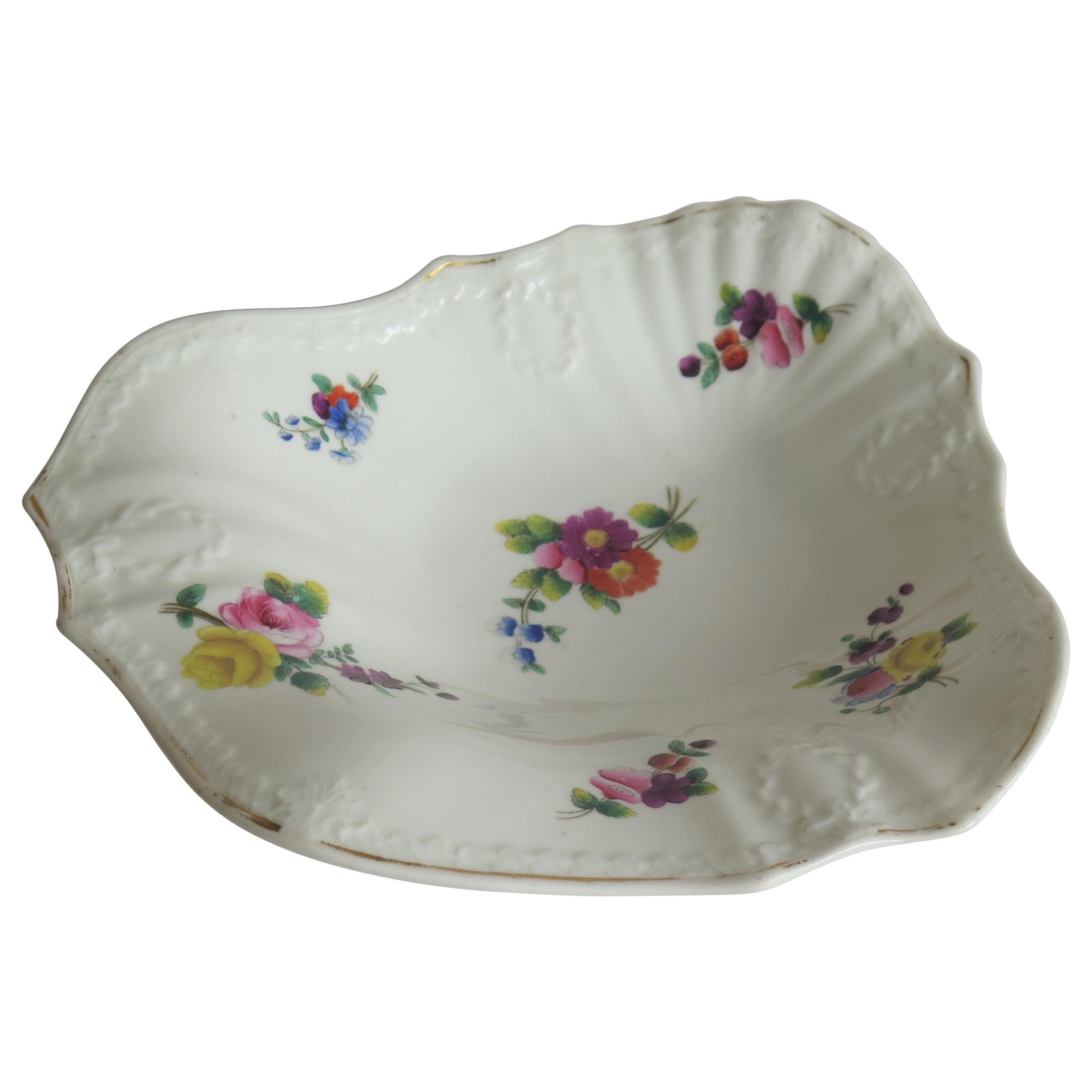 Fine H & R Daniel Porcelain Shell Dish in Recorded Pattern 3884, circa 1830