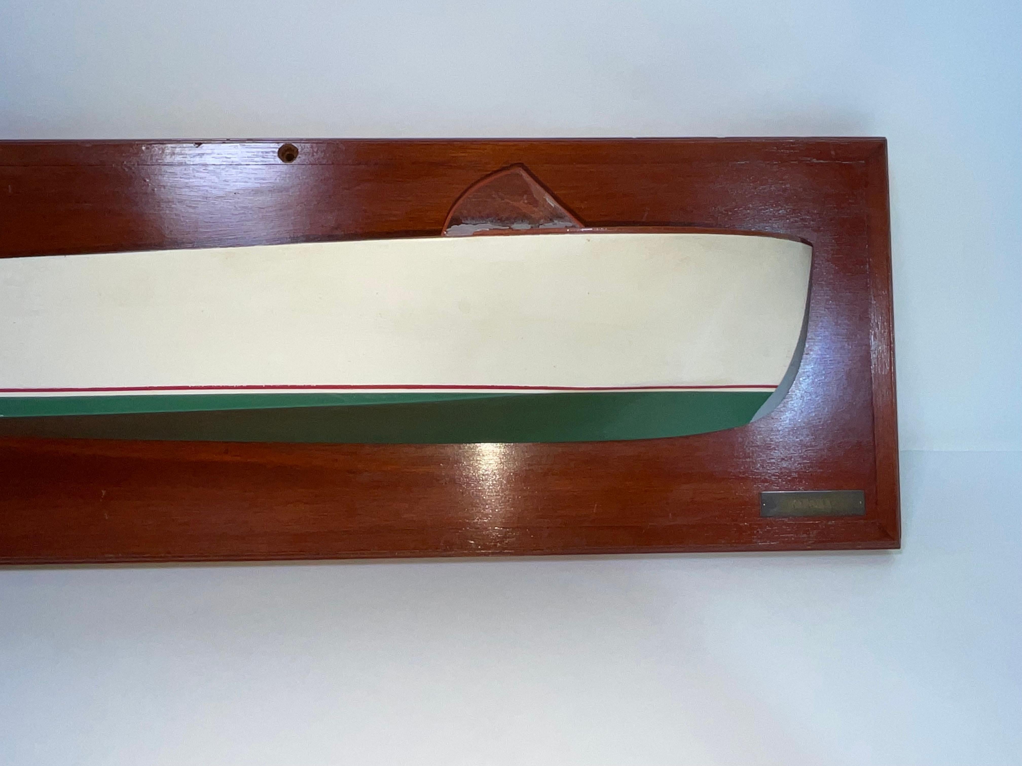 Bois Fine Half Model of a 1950s Speedboat Model en vente