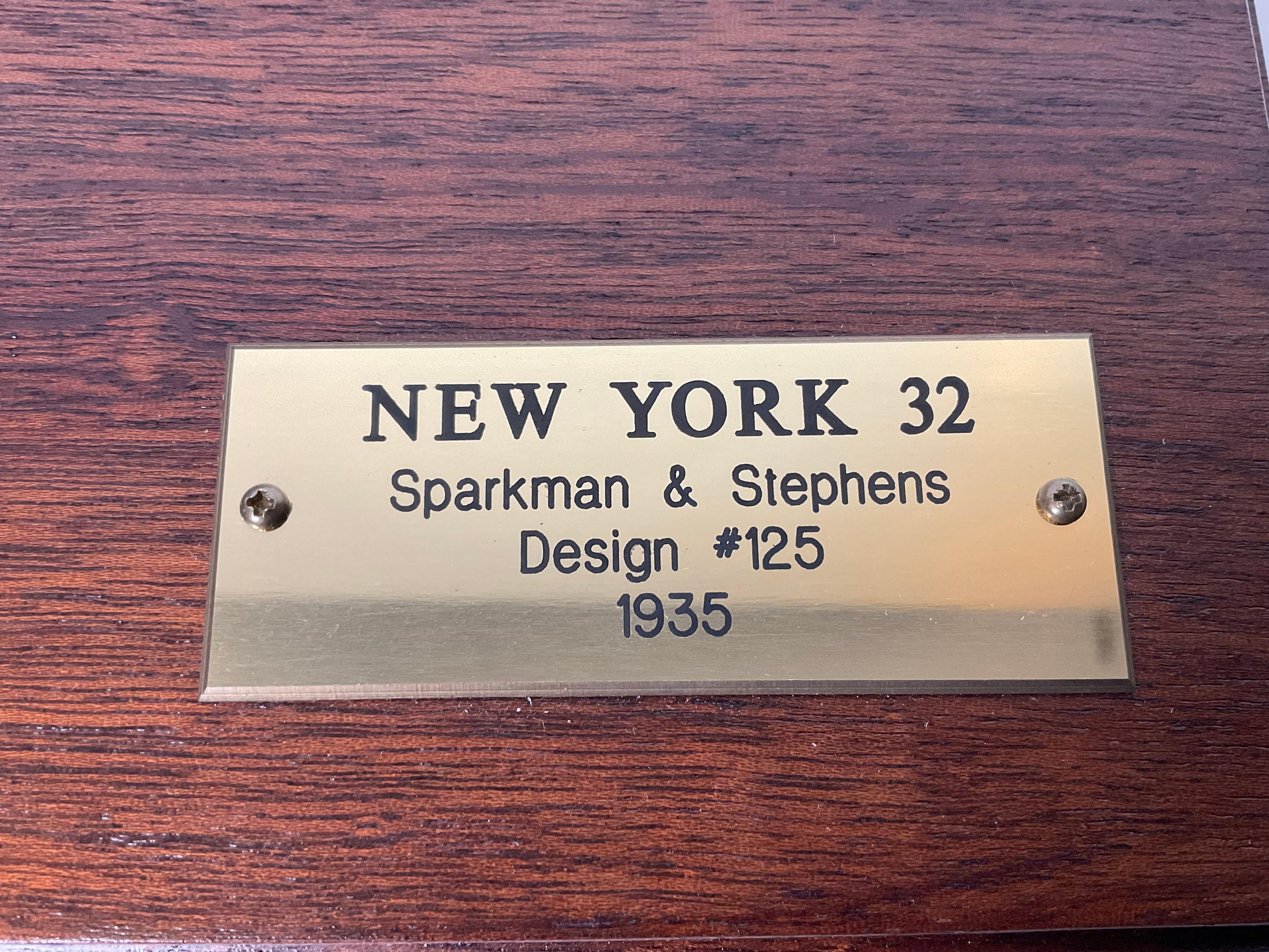 Fine Half Model of a New York 32 Sailing Yacht in vendita 1