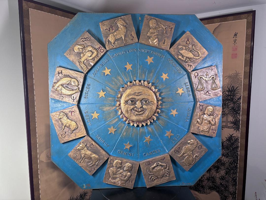 Signo del zodiaco de arte popular tallado a mano, Charles Pizzano, 1950 Estadounidense en venta