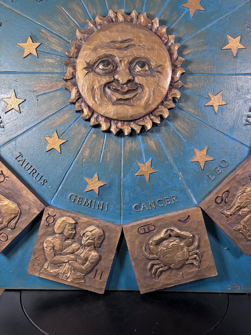 Signo del zodiaco de arte popular tallado a mano, Charles Pizzano, 1950 Tallado a mano en venta