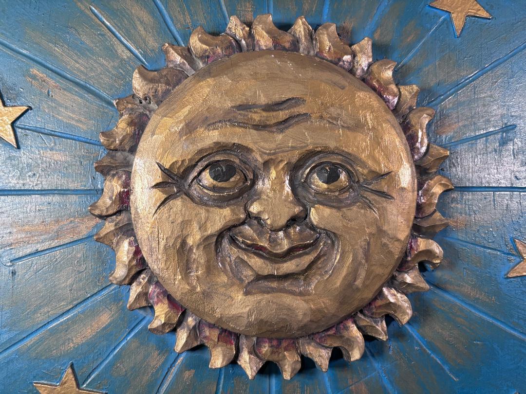 Signo del zodiaco de arte popular tallado a mano, Charles Pizzano, 1950 en Bueno estado para la venta en South Burlington, VT