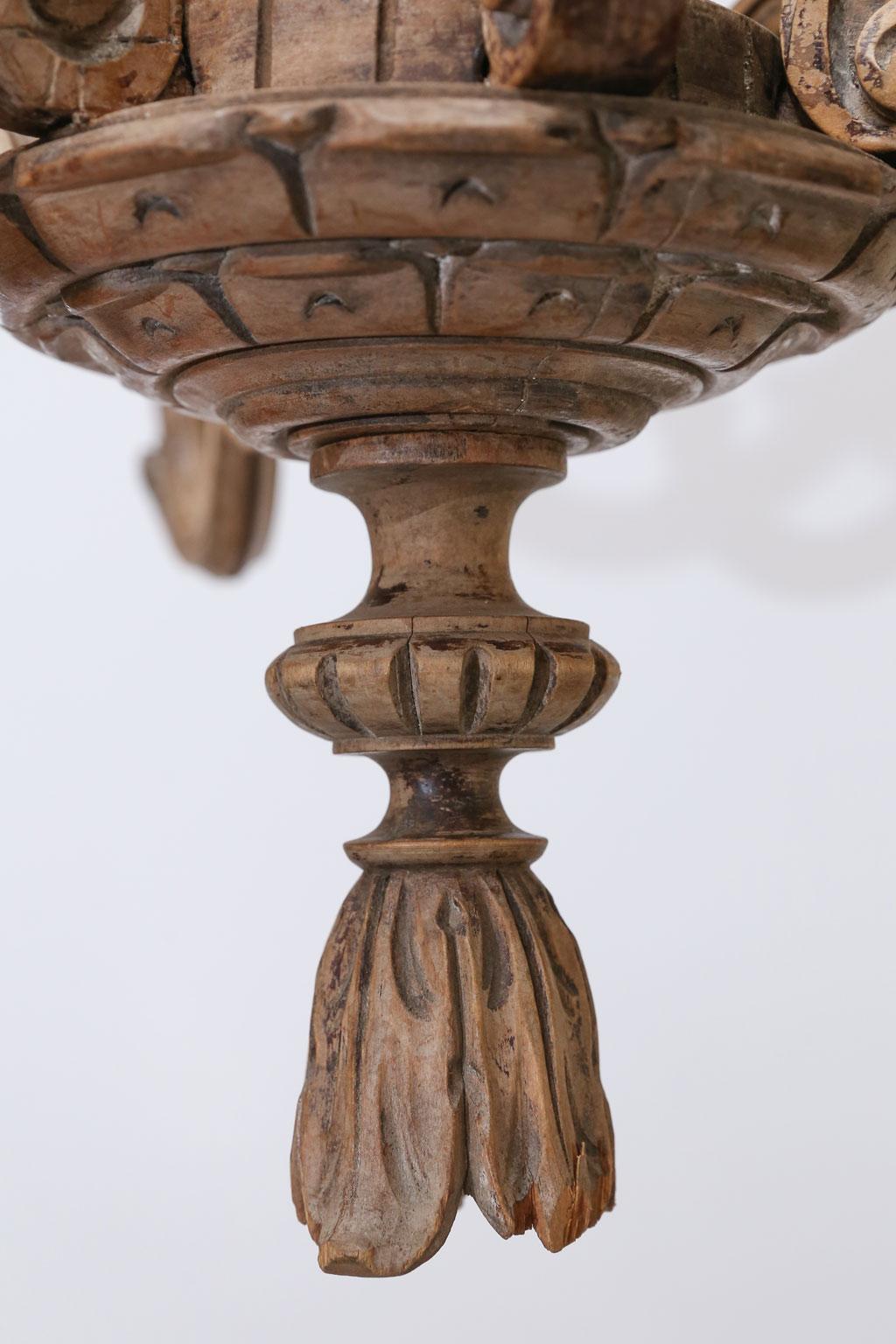 Fine Hand-Carved Italian Neoclassical Chandelier 5