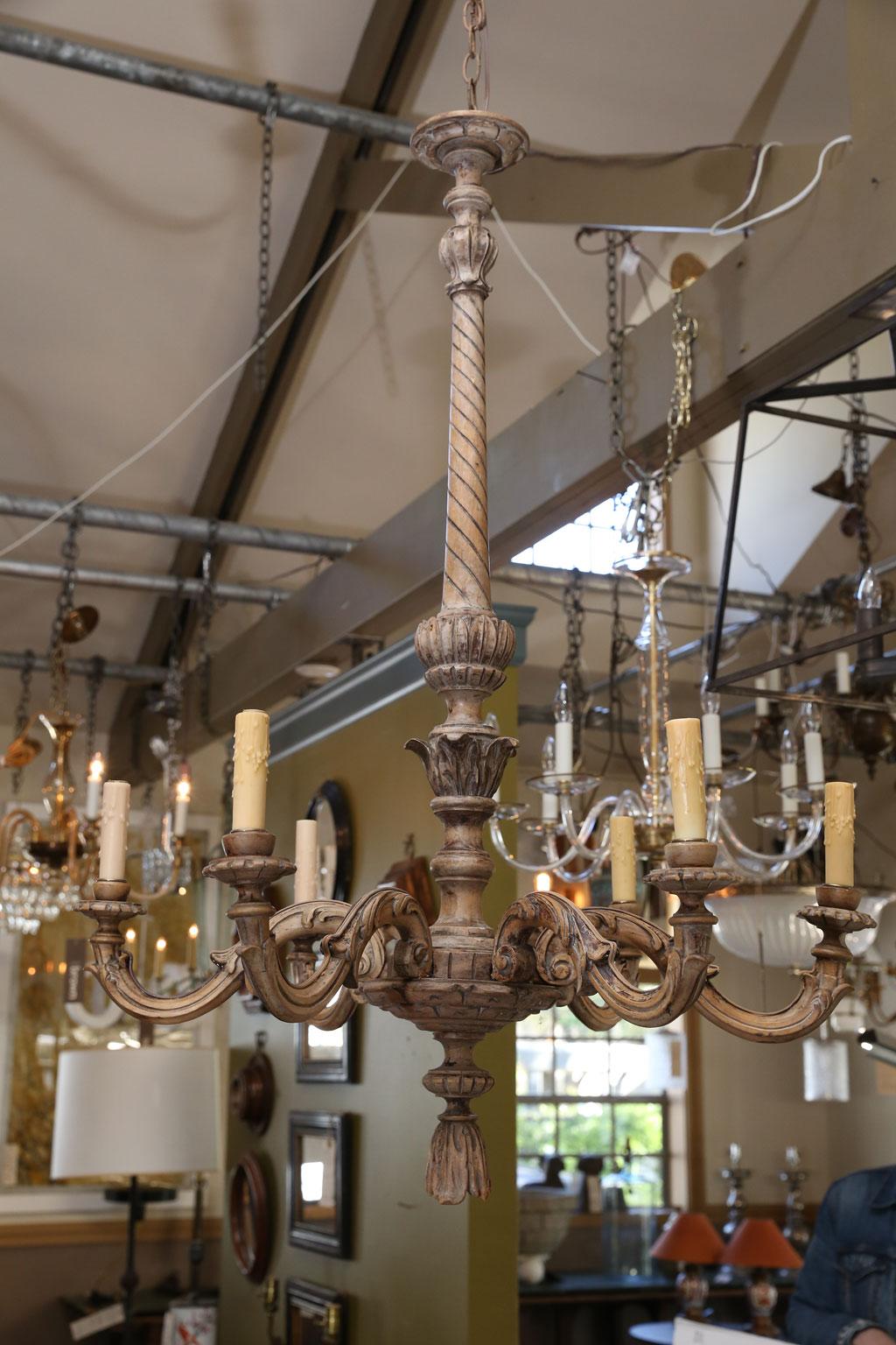 Fine Hand-Carved Italian Neoclassical Chandelier 8