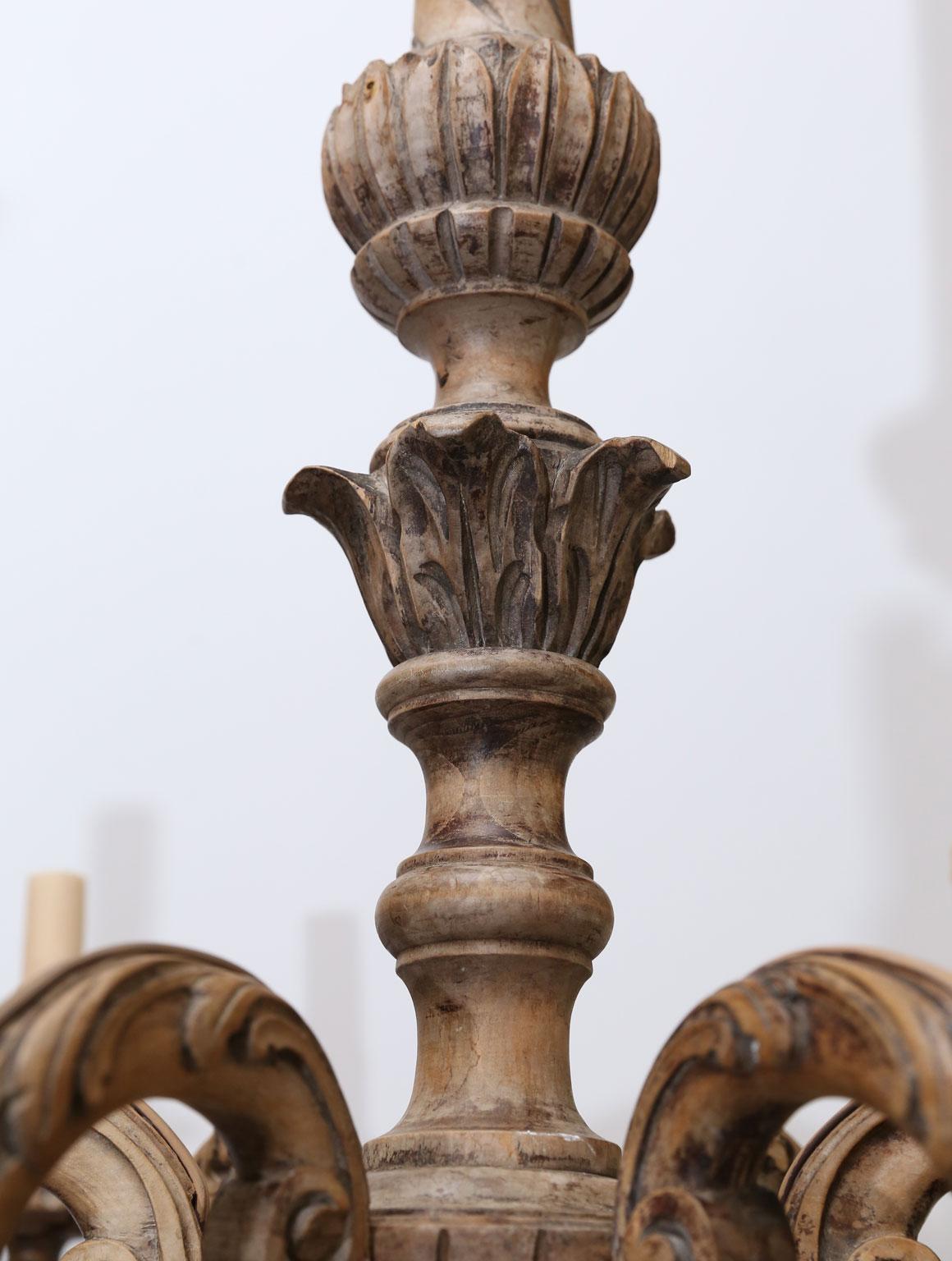 Early 20th Century Fine Hand-Carved Italian Neoclassical Chandelier