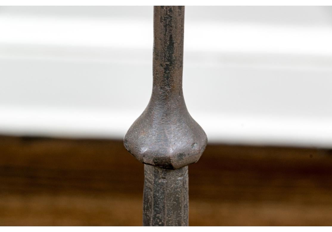 Paire de lampadaires en fer forgé à la main en vente 4