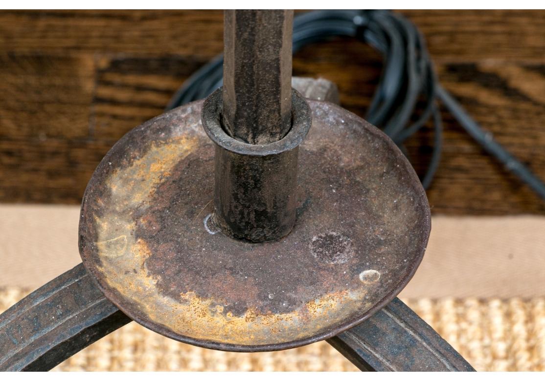 Paire de lampadaires en fer forgé à la main en vente 2