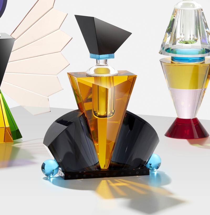 Fine handcut crystal grand Hamilton perfume flacon
Materials: Fine handcut crystal
Dimensions: D 8 x W 21 x H 26.5 cm
Weight: 3.68 kg

Reflections Copenhagen, a collection of handmade decorative mirrors and Crystal pieces, finely balanced to