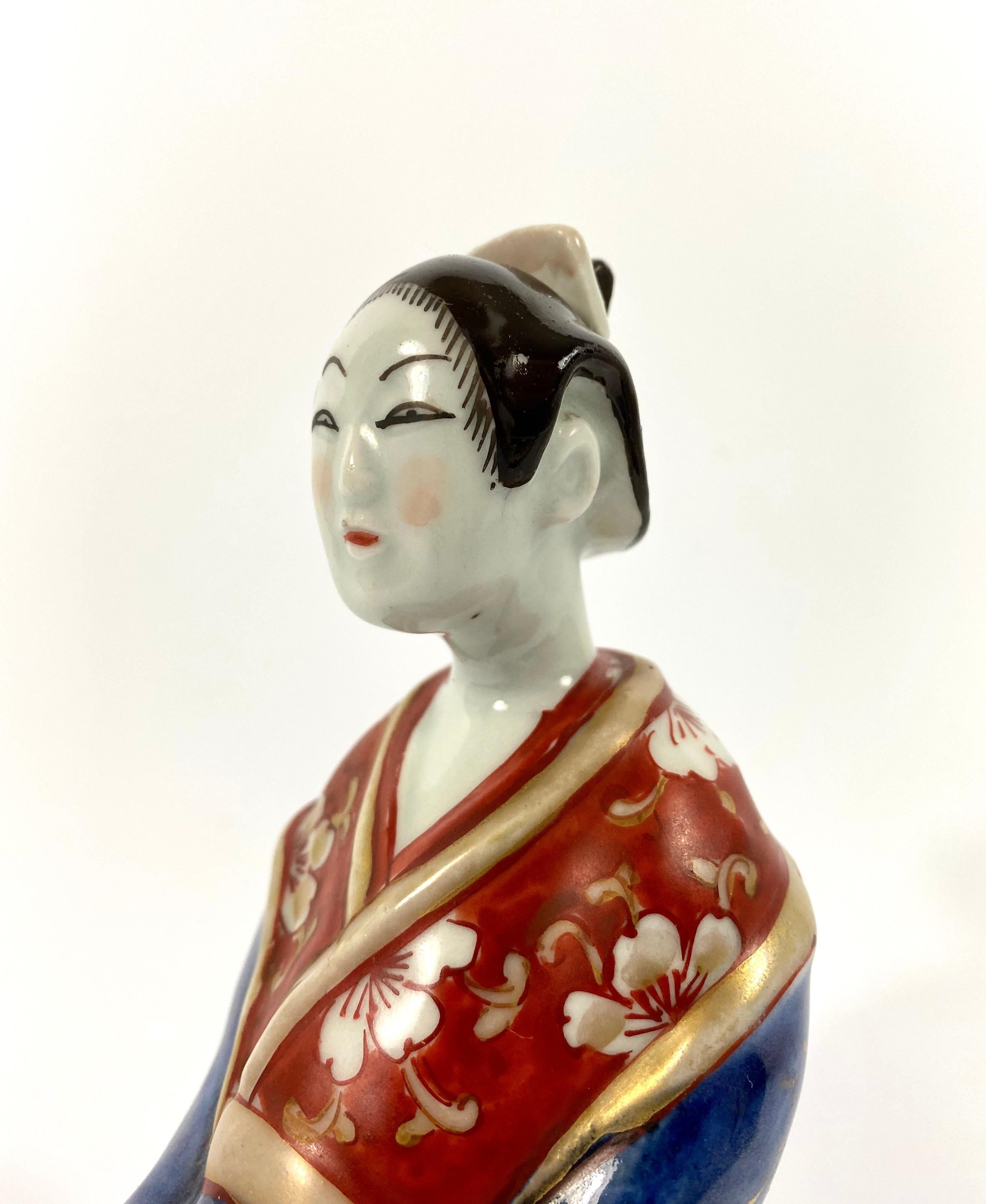 Fine Imari Figure of a Bijin, circa 1700, Genroku Period 3