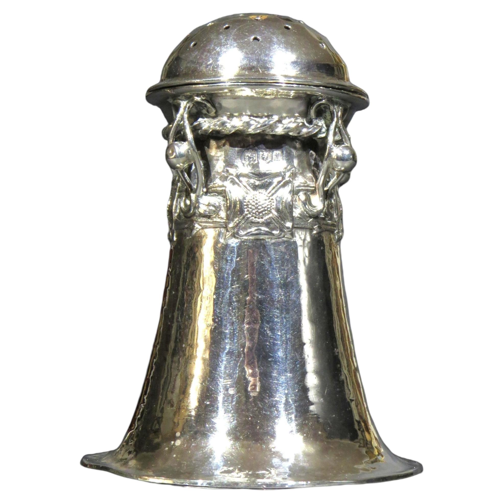 Fine & Important British Arts & Crafts Sterling Silver Castor by Ramsden & Carr en vente
