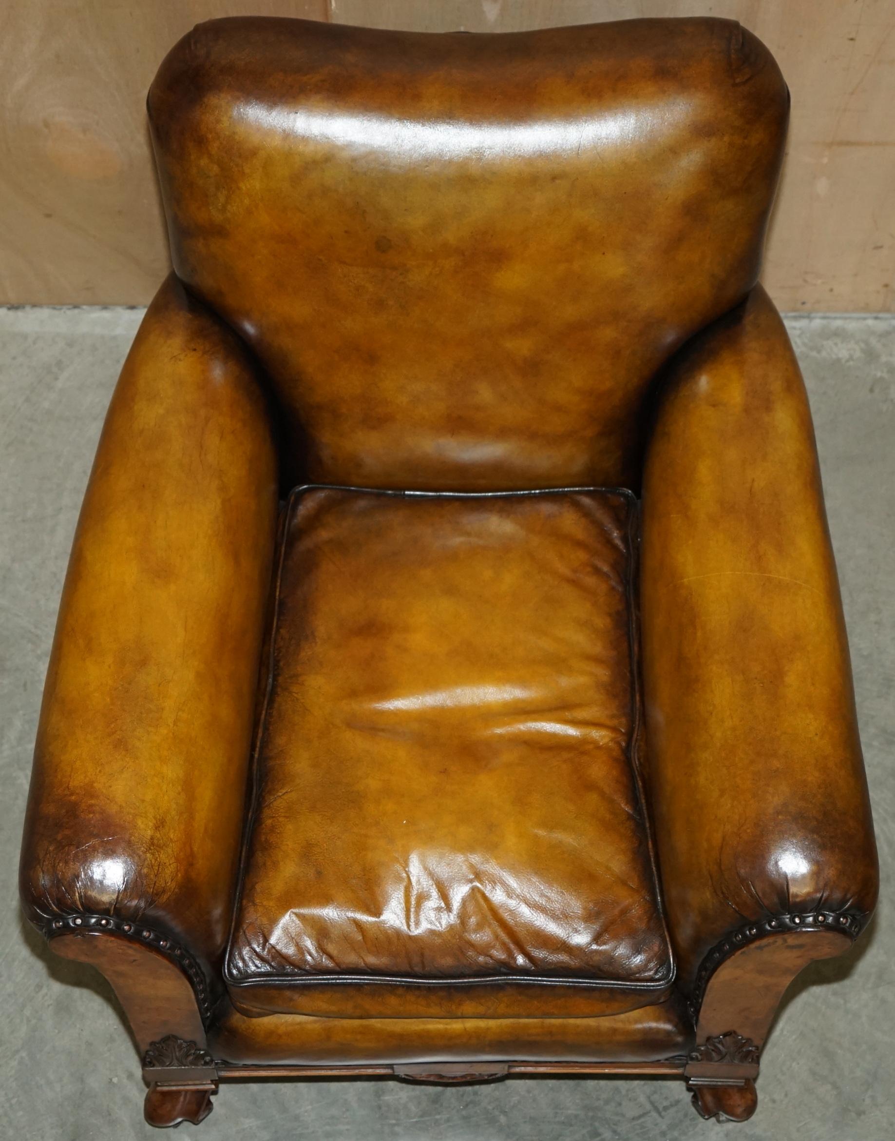 FINE & IMPORTANT PAIR OF ANTiQUE HAND CARVED BURR WALNUT BROWN LEATHER ARMCHAIRS For Sale 11