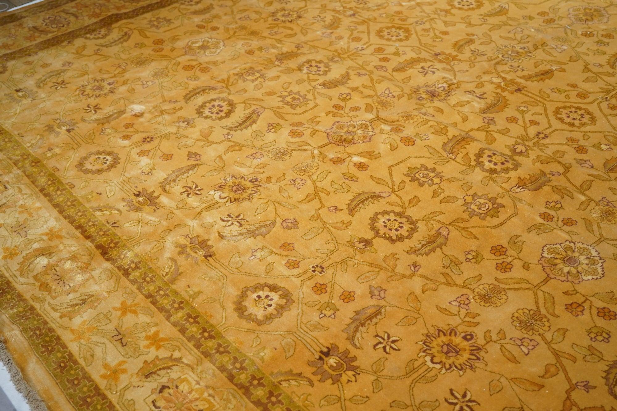 Fine Indo Tabriz Persian Design Indian Rug, Hand Knotted In New Condition For Sale In New York, NY
