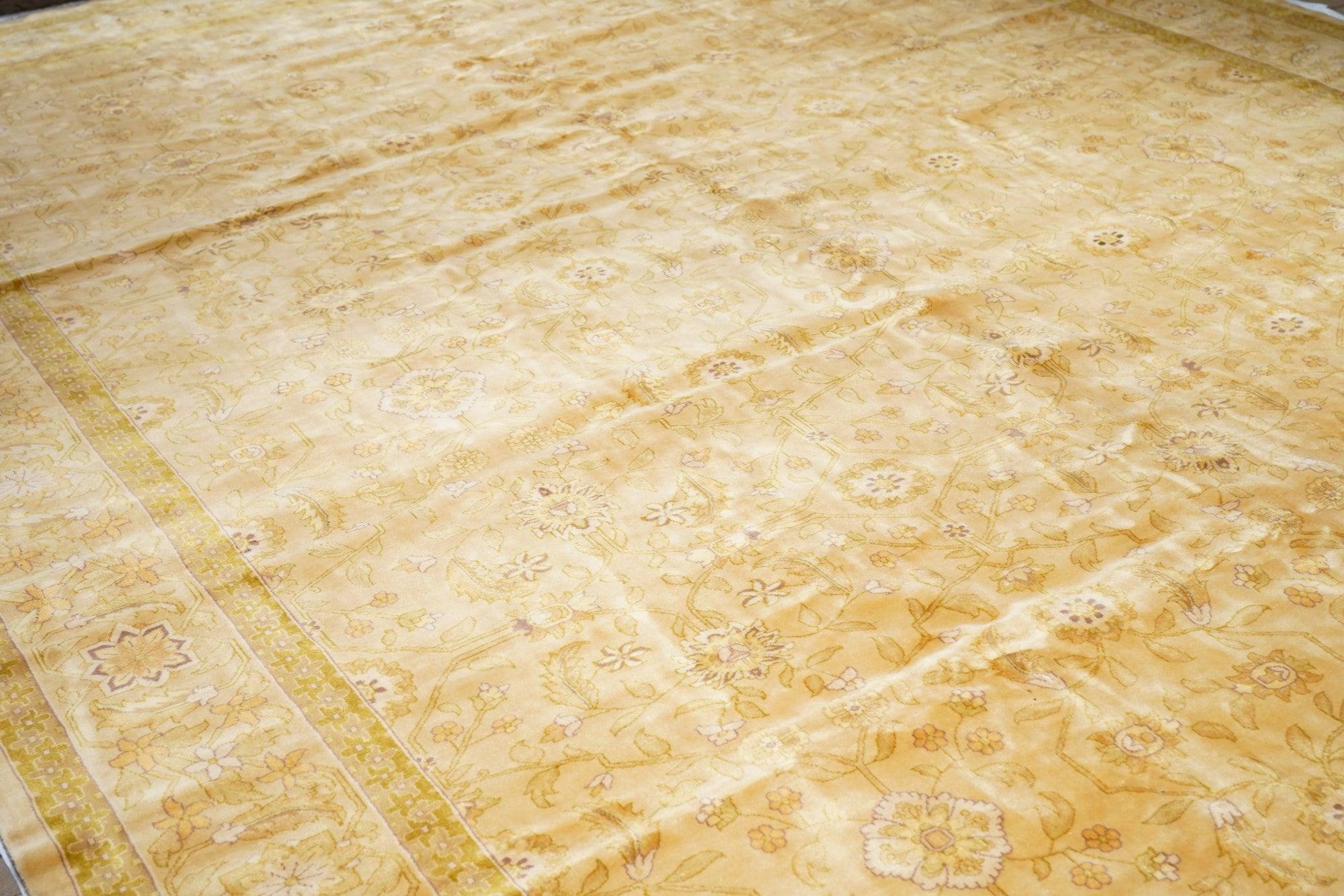 Indischer Indo-Tabriz-Teppich im persischen Design, handgeknüpft im Angebot 1