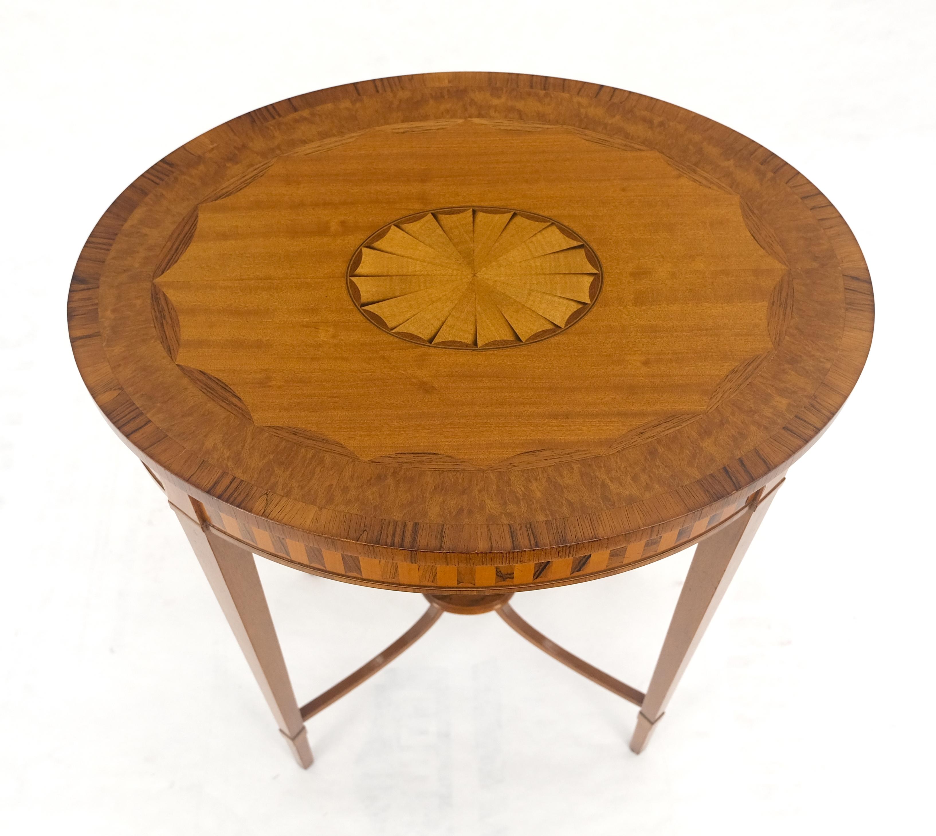 American Fine Inlaid Oval Top Adams Style Tapered Legs Lamp Side Table Stand MINT For Sale