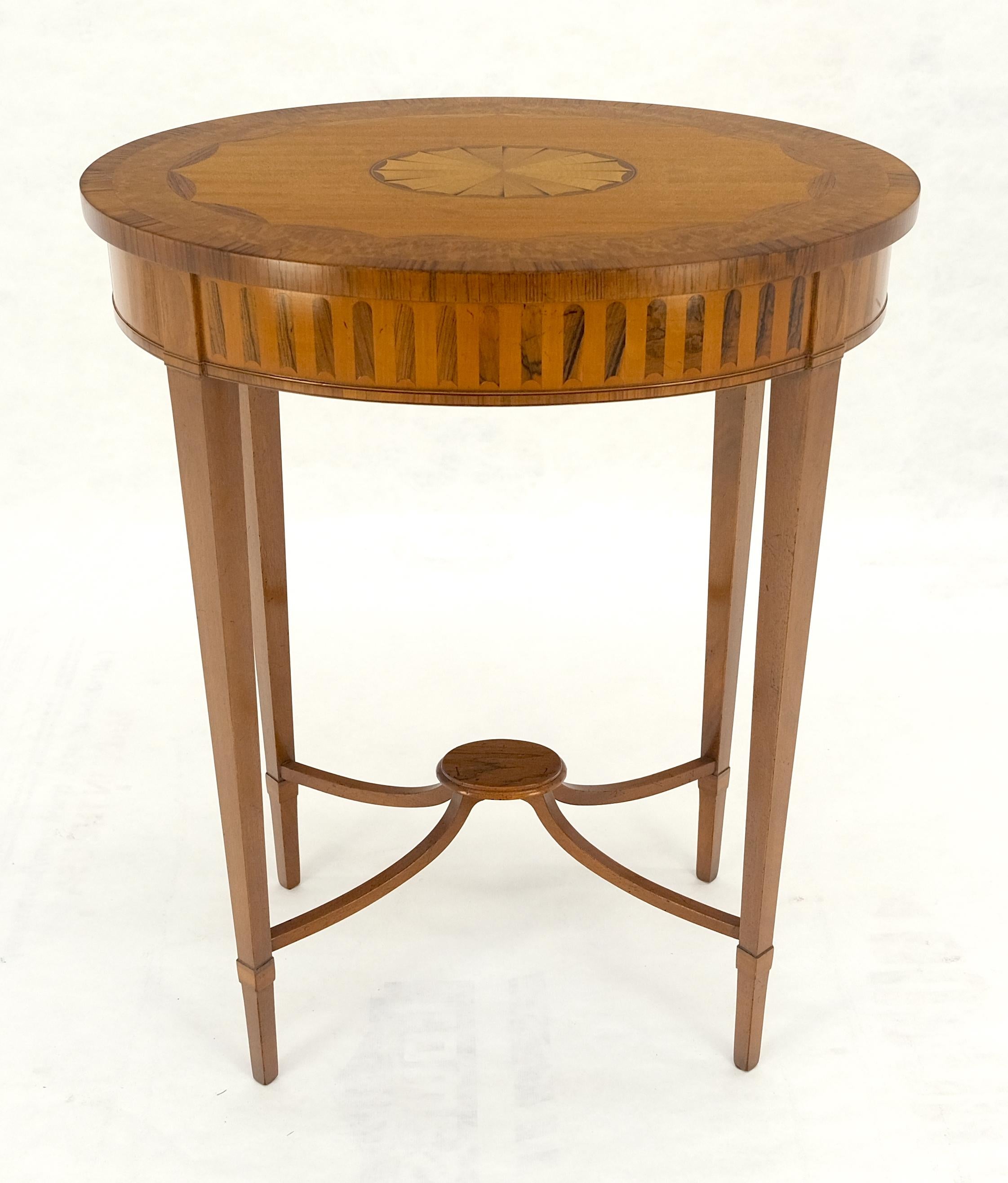 Lacquered Fine Inlaid Oval Top Adams Style Tapered Legs Lamp Side Table Stand MINT For Sale