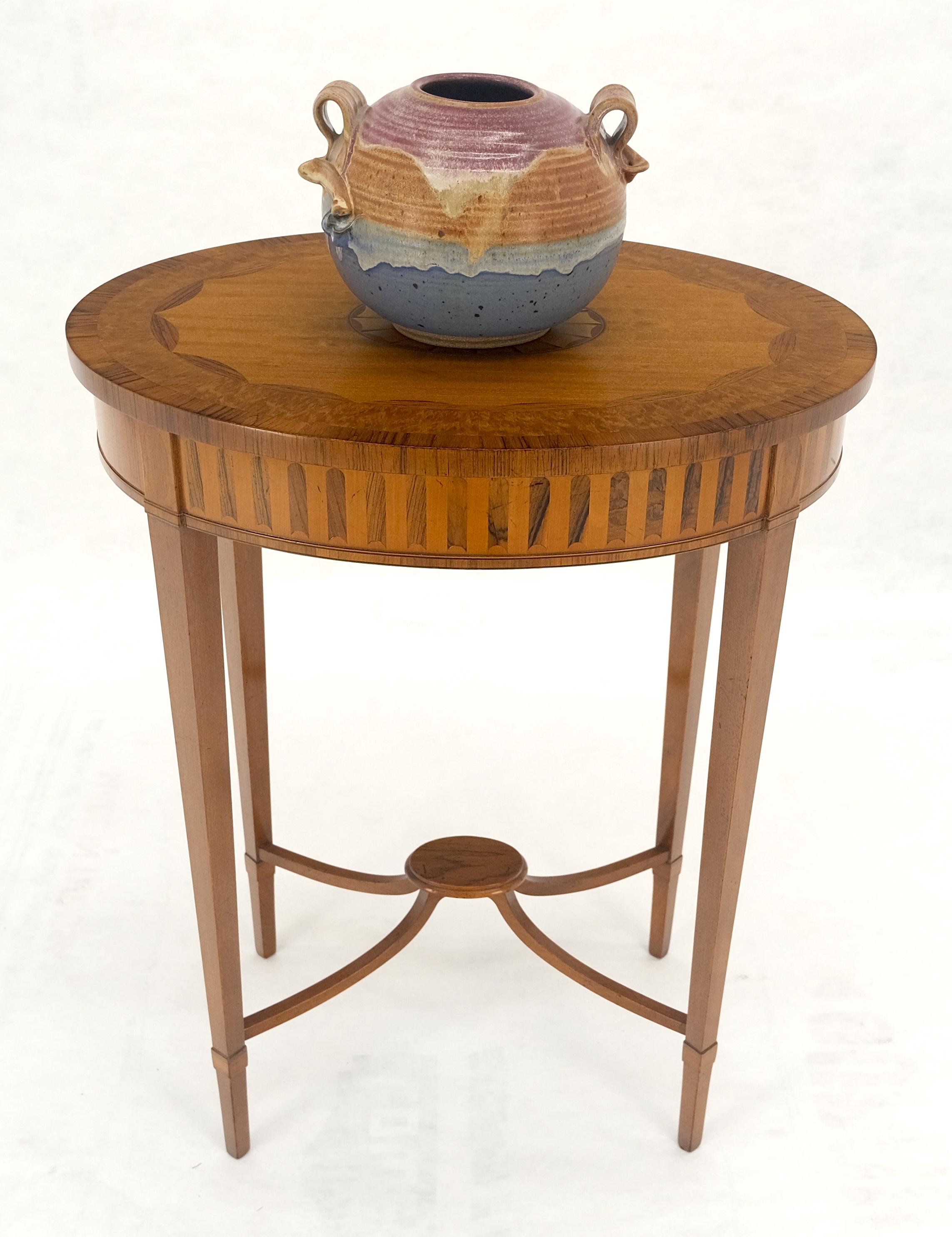 Satinwood Fine Inlaid Oval Top Adams Style Tapered Legs Lamp Side Table Stand MINT For Sale