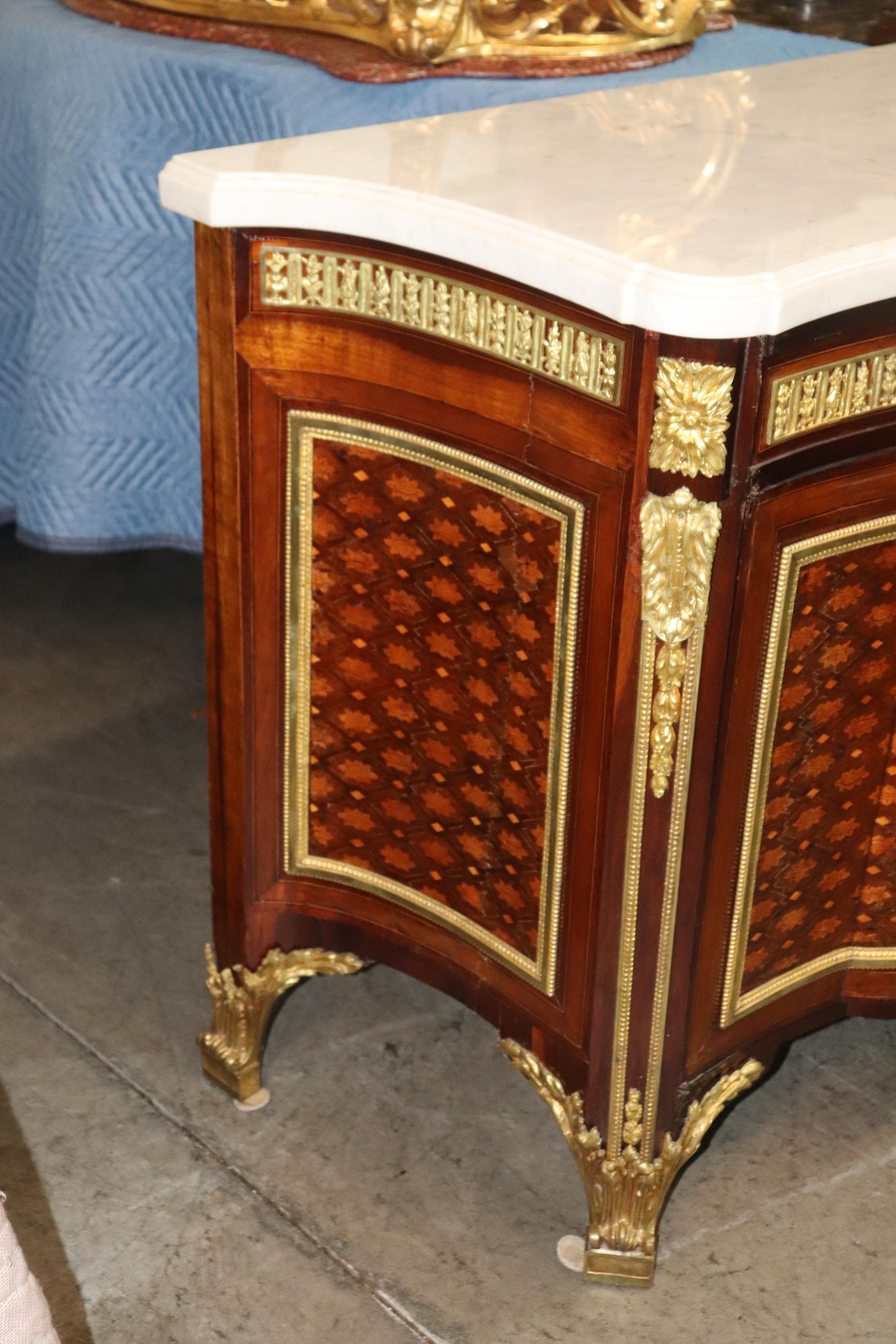 Fine Inlaid Palace Sized French Louis XV Marble Top Commode, circa 1870s In Good Condition For Sale In Swedesboro, NJ