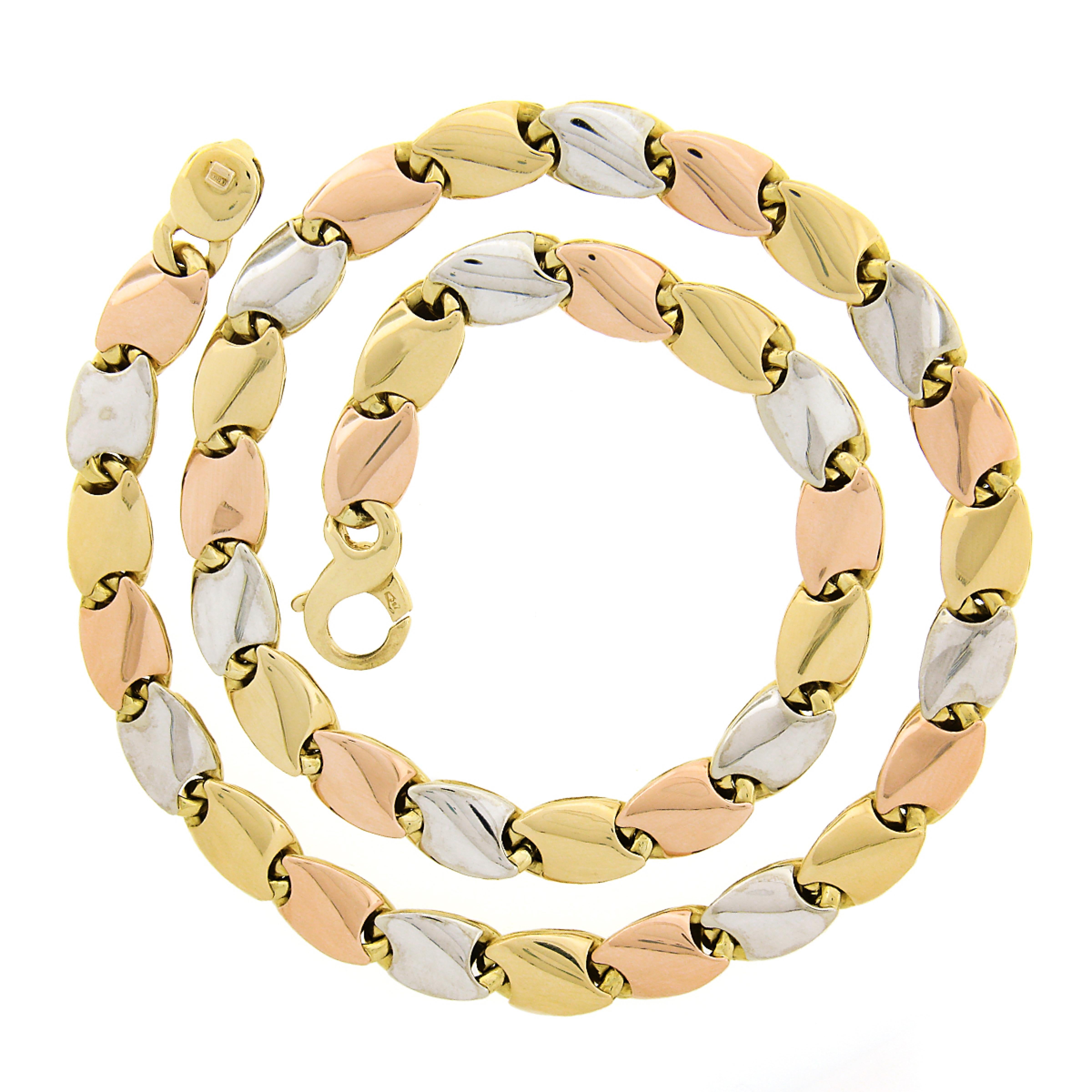 Feine italienische 18 Karat dreifarbige Gold polierte, Wendbare, geschwungene Gliederkette, Halskette im Zustand „Hervorragend“ in Montclair, NJ