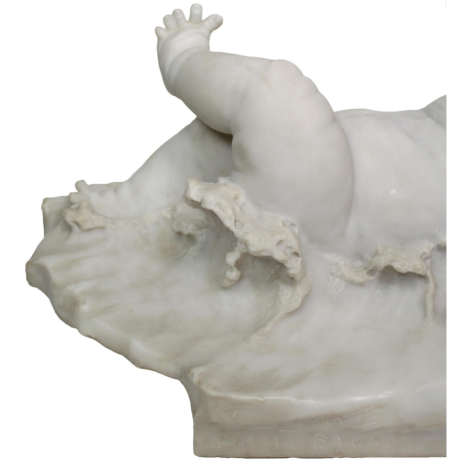 Fine Italian 19th Century Marble Sculpture 'Baby's First Bath' - Felice Corsetti in vendita 6