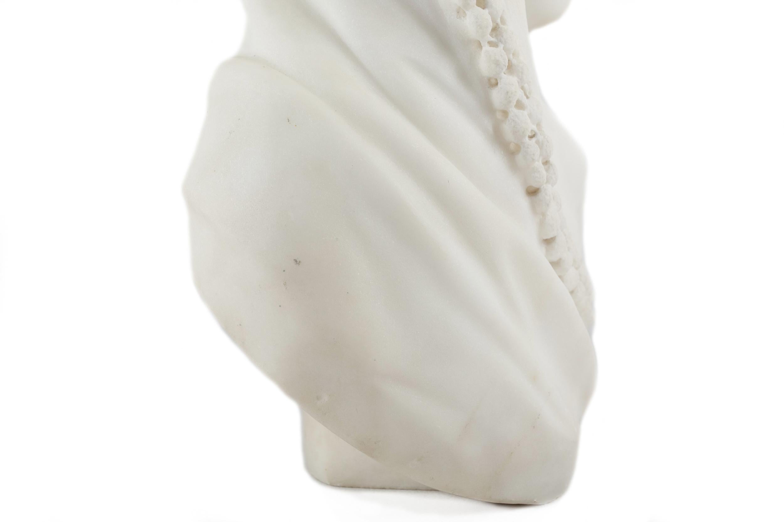 Fine Italian Antique Marble Bust of a Young Woman, circa 19th Century 10