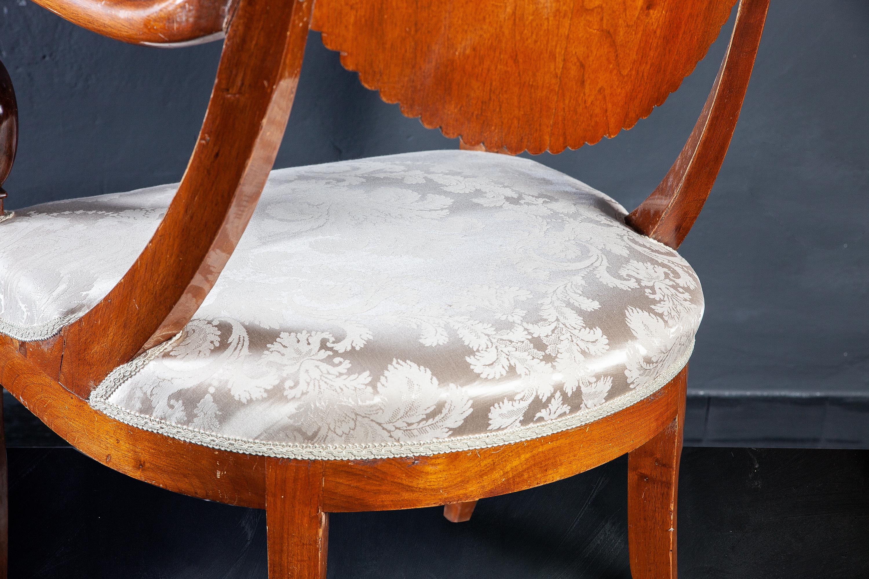 Ensemble de huit chaises et d'une paire de fauteuils pour une salle à manger italienne, 1790 en vente 5