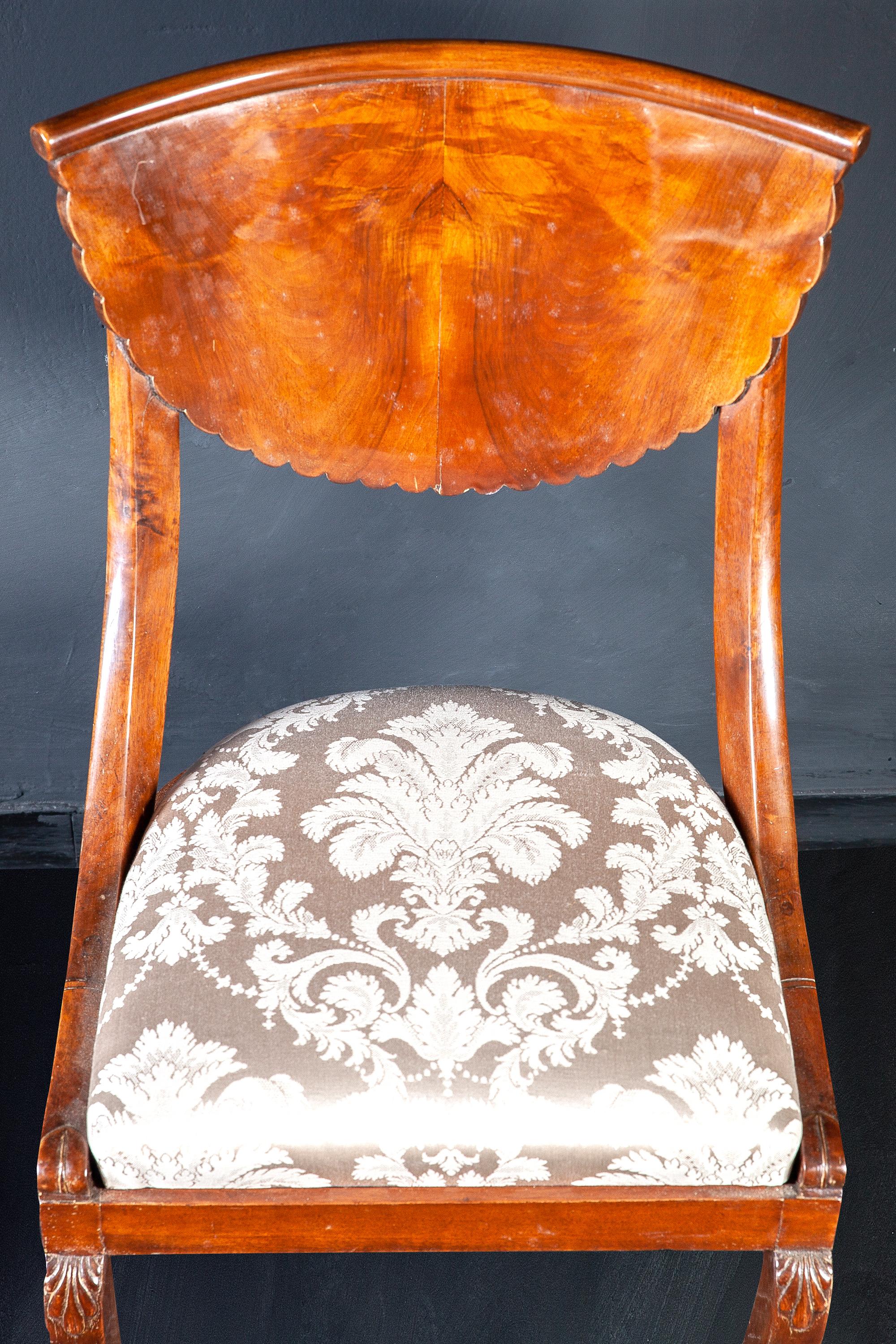 Ensemble de huit chaises et d'une paire de fauteuils pour une salle à manger italienne, 1790 en vente 6