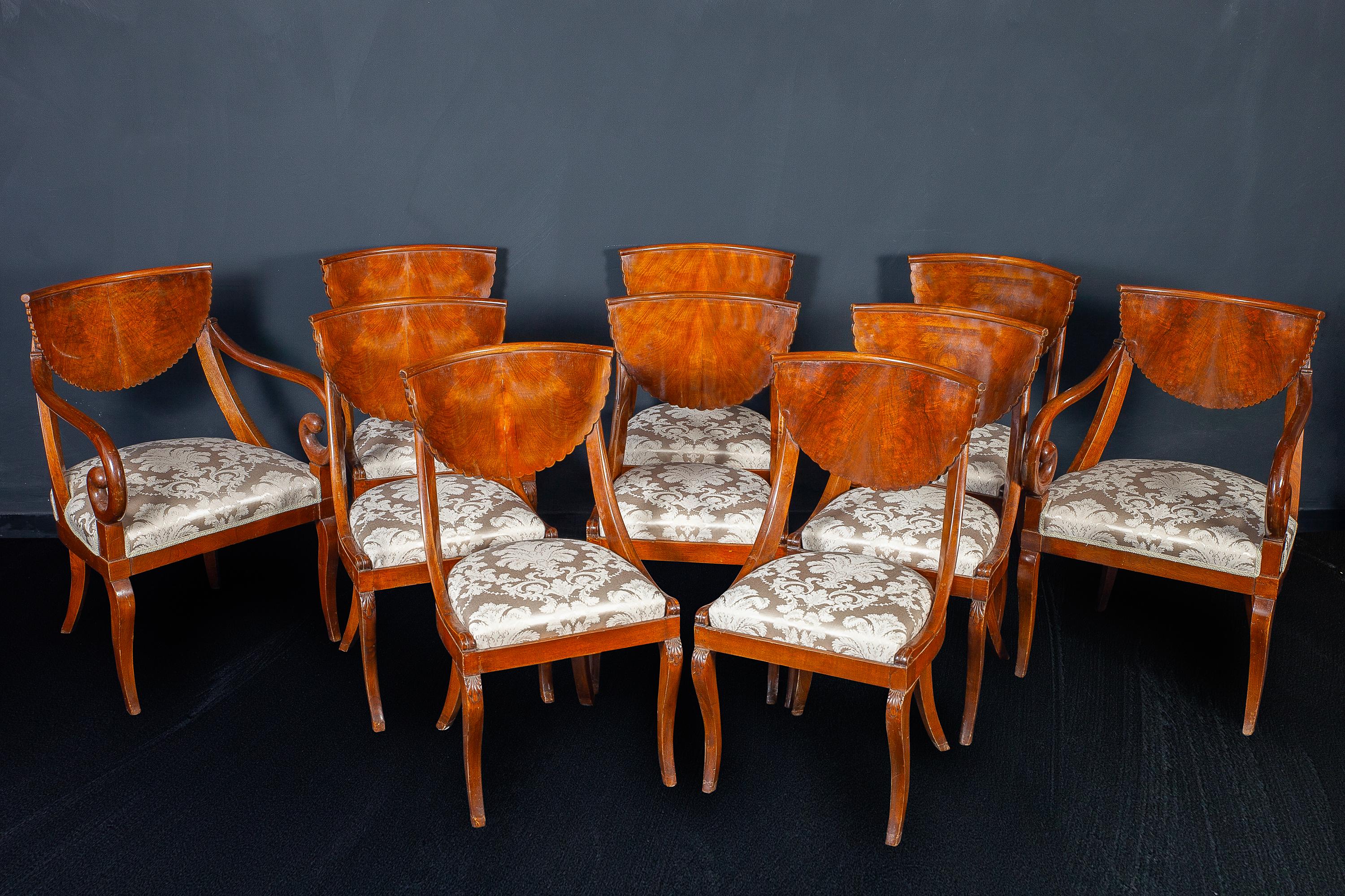 Fine Italian Dining Room Set of Eight Chairs and a Pair of Armchairs, 1790 For Sale 9