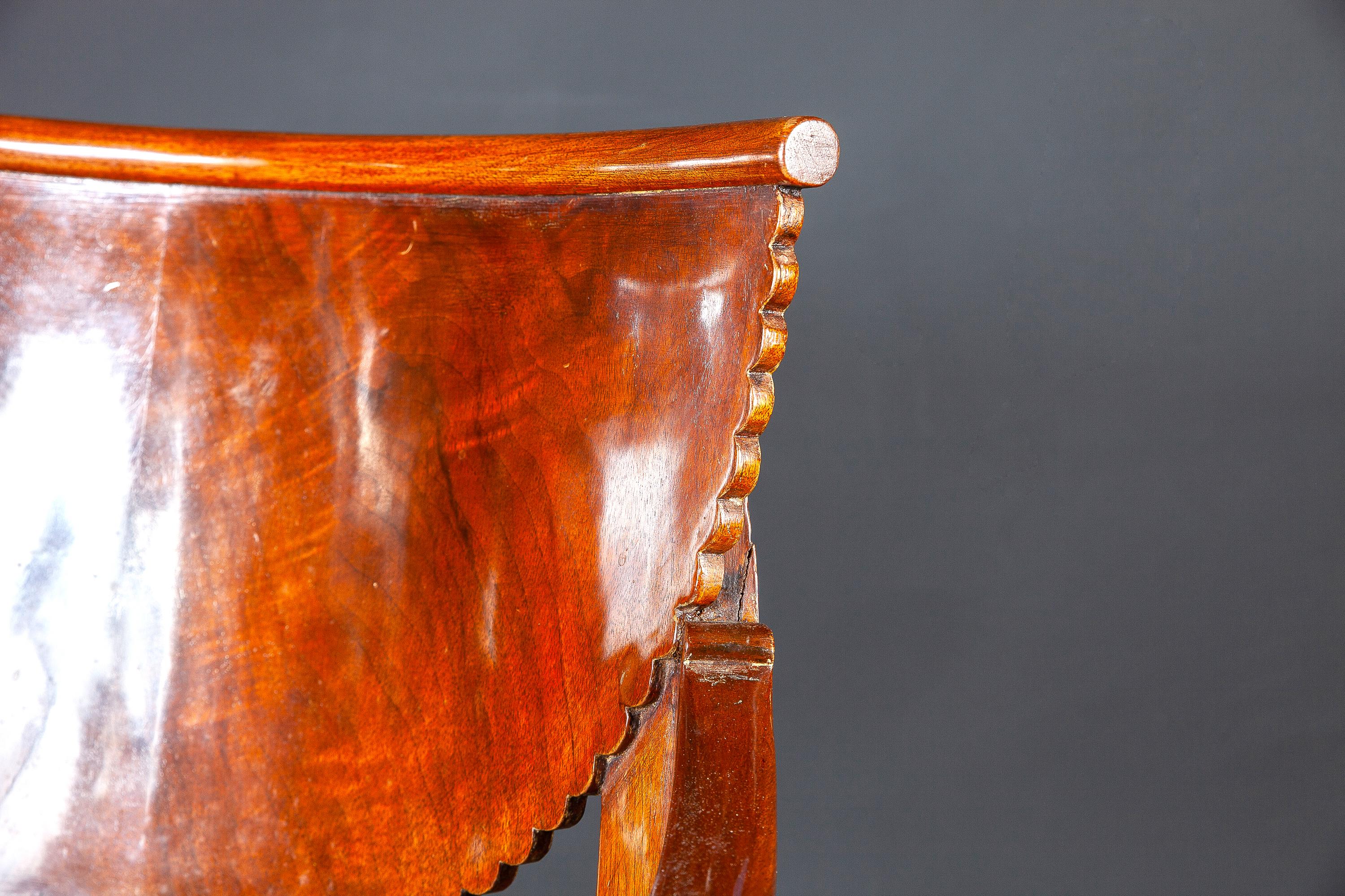 Ensemble de huit chaises et d'une paire de fauteuils pour une salle à manger italienne, 1790 en vente 1