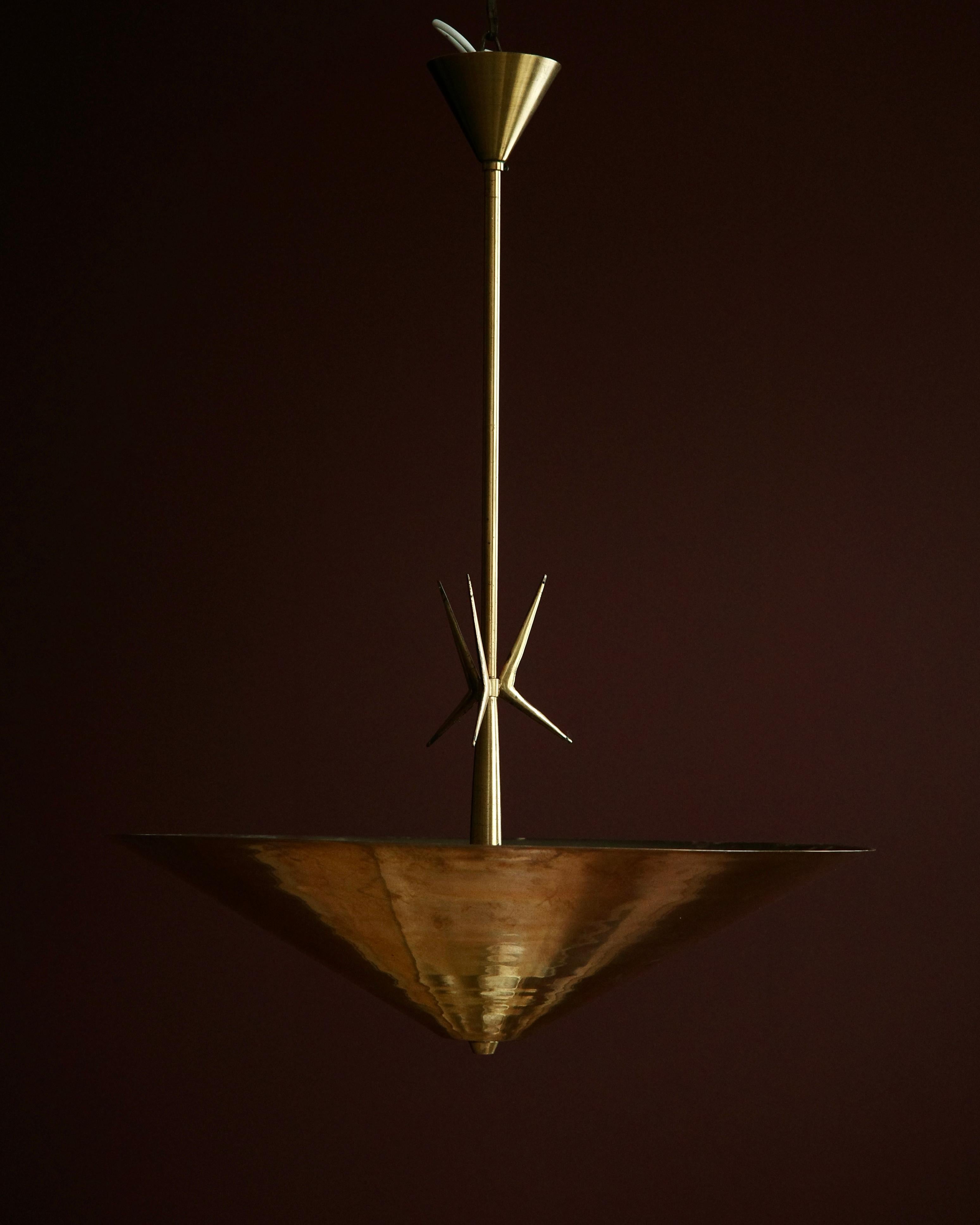 Fine Italian mid century modern brass pendant, attributed to Stilnovo. Ca 1950s Italy. 