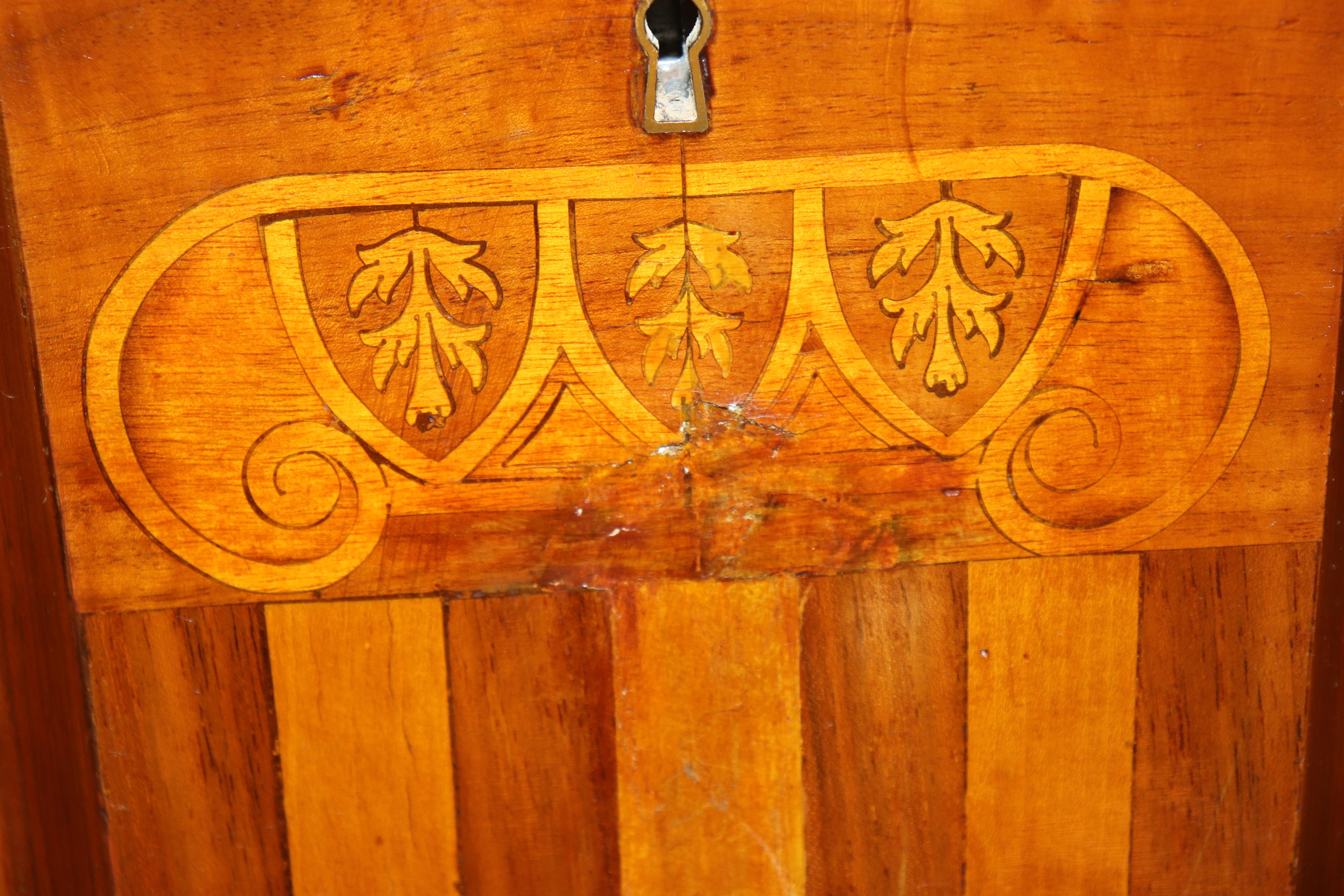 Fine Italian Mixed Woods Marquetry Inlaid 19th Century Commode For Sale 7