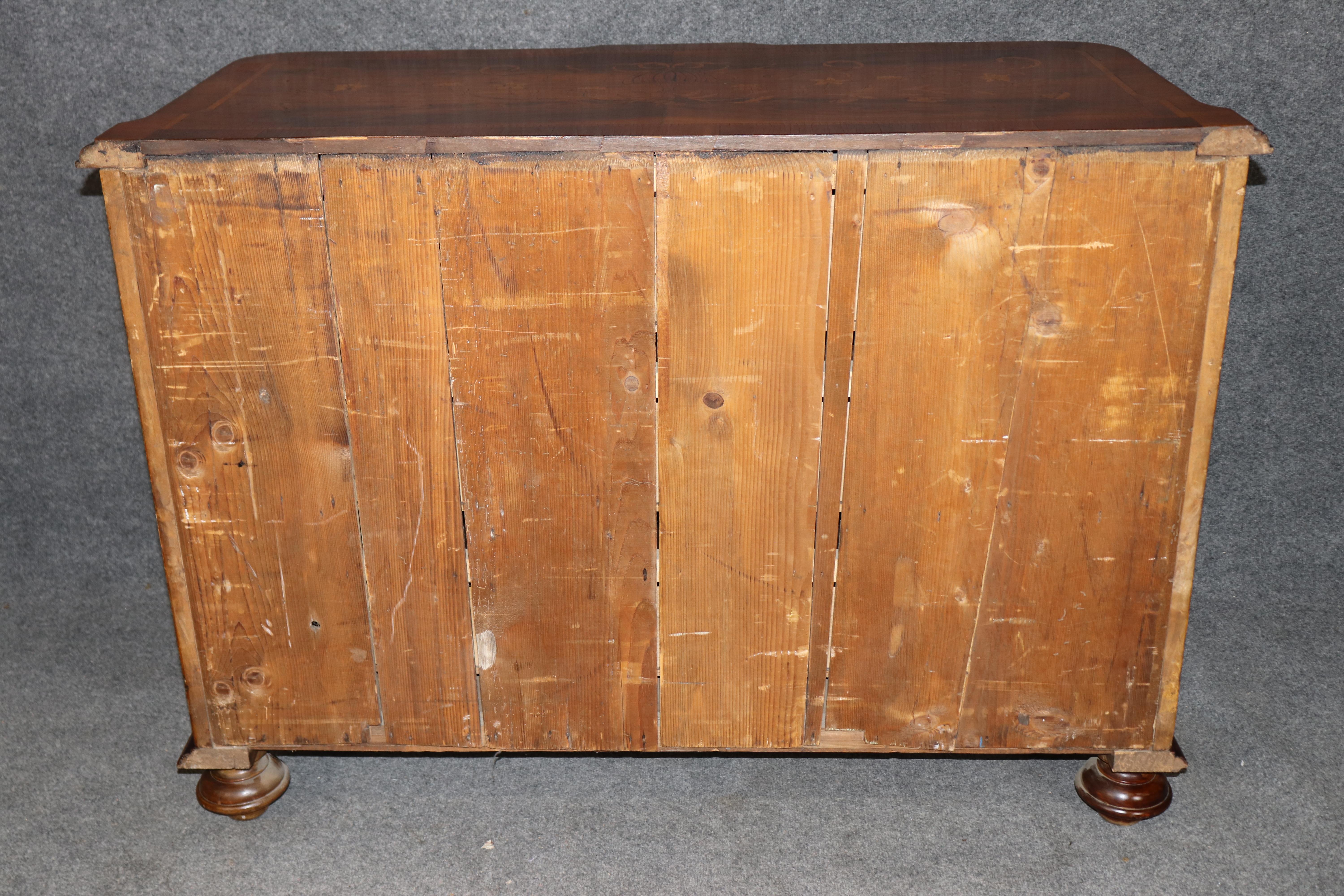 Fine Italian Mixed Woods Marquetry Inlaid 19th Century Commode In Good Condition For Sale In Swedesboro, NJ
