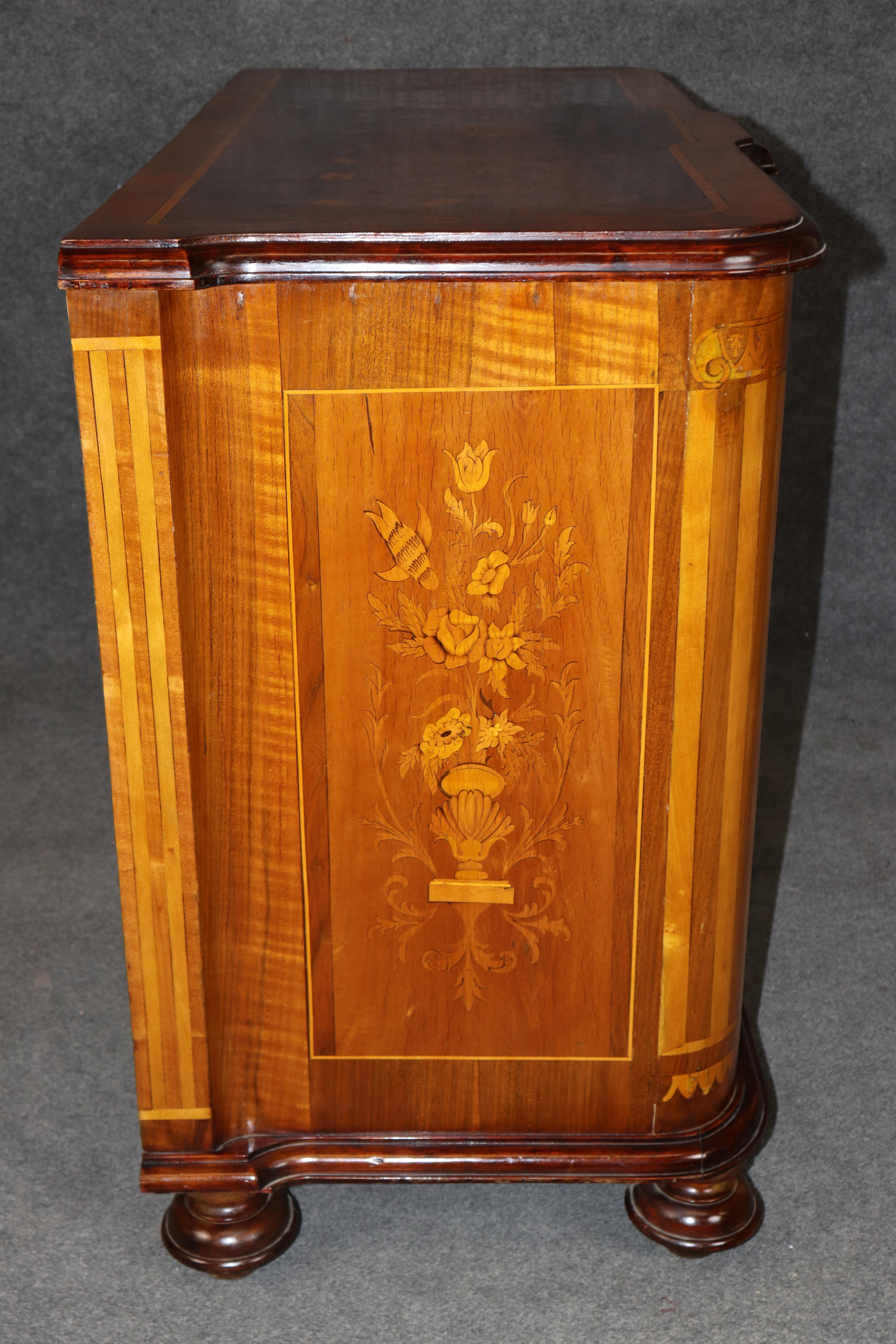 Late 19th Century Fine Italian Mixed Woods Marquetry Inlaid 19th Century Commode For Sale