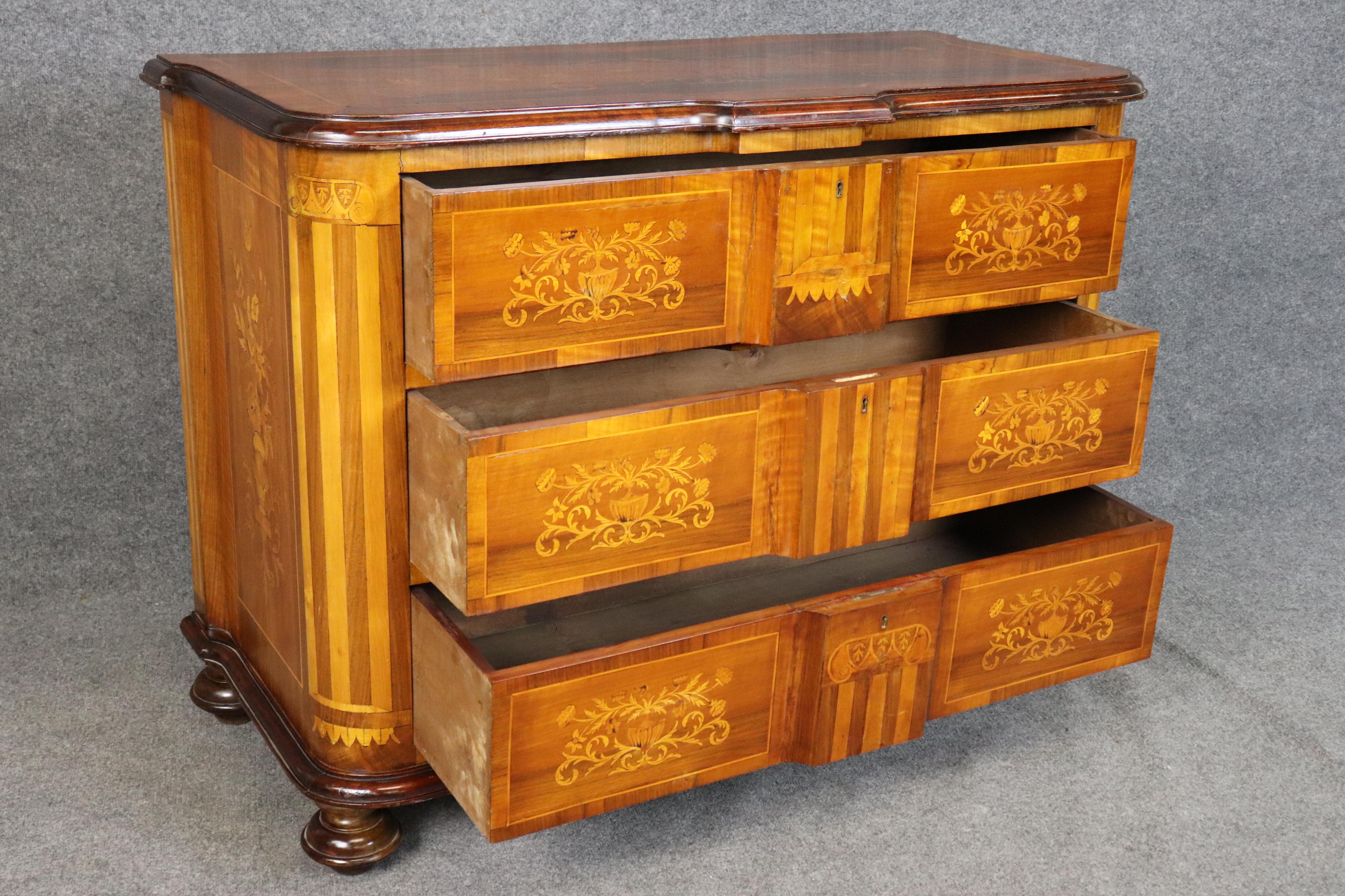 Tulipwood Fine Italian Mixed Woods Marquetry Inlaid 19th Century Commode For Sale