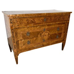 Fine Italian Neoclassic Walnut and Lemonwood Inlaid Commode, Guiseppe Maggiolini